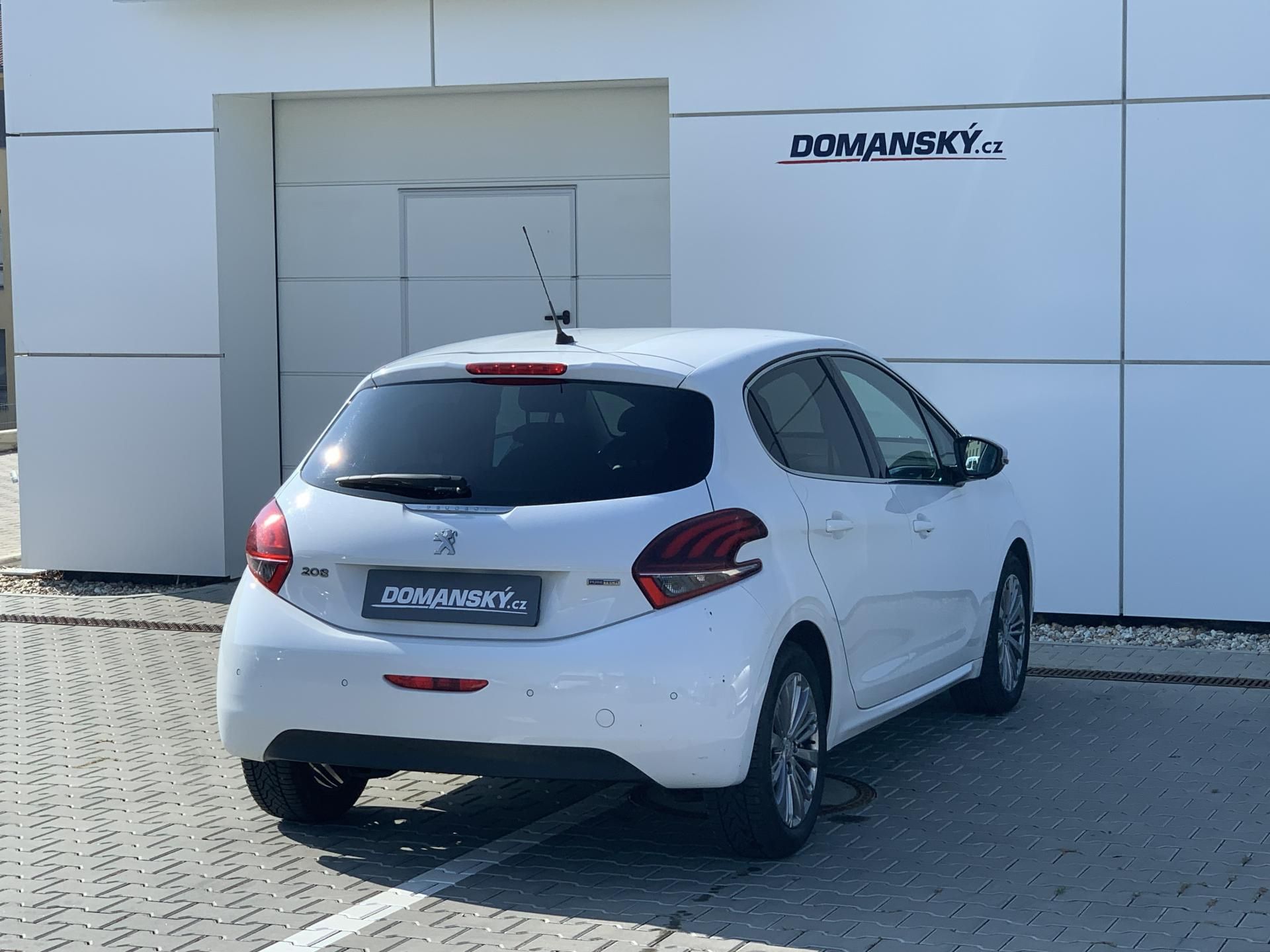 Peugeot 208, ALLURE+ 1.2 PureTech 81kW AT - fotka 3