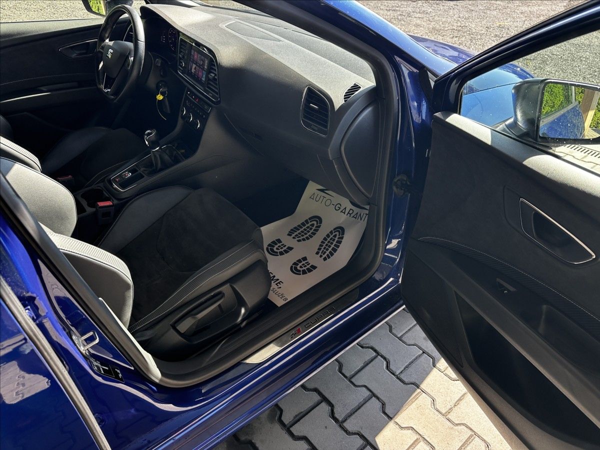 Seat Leon, 2,0 TSI 221kW CUPRA CARBON - fotka 6