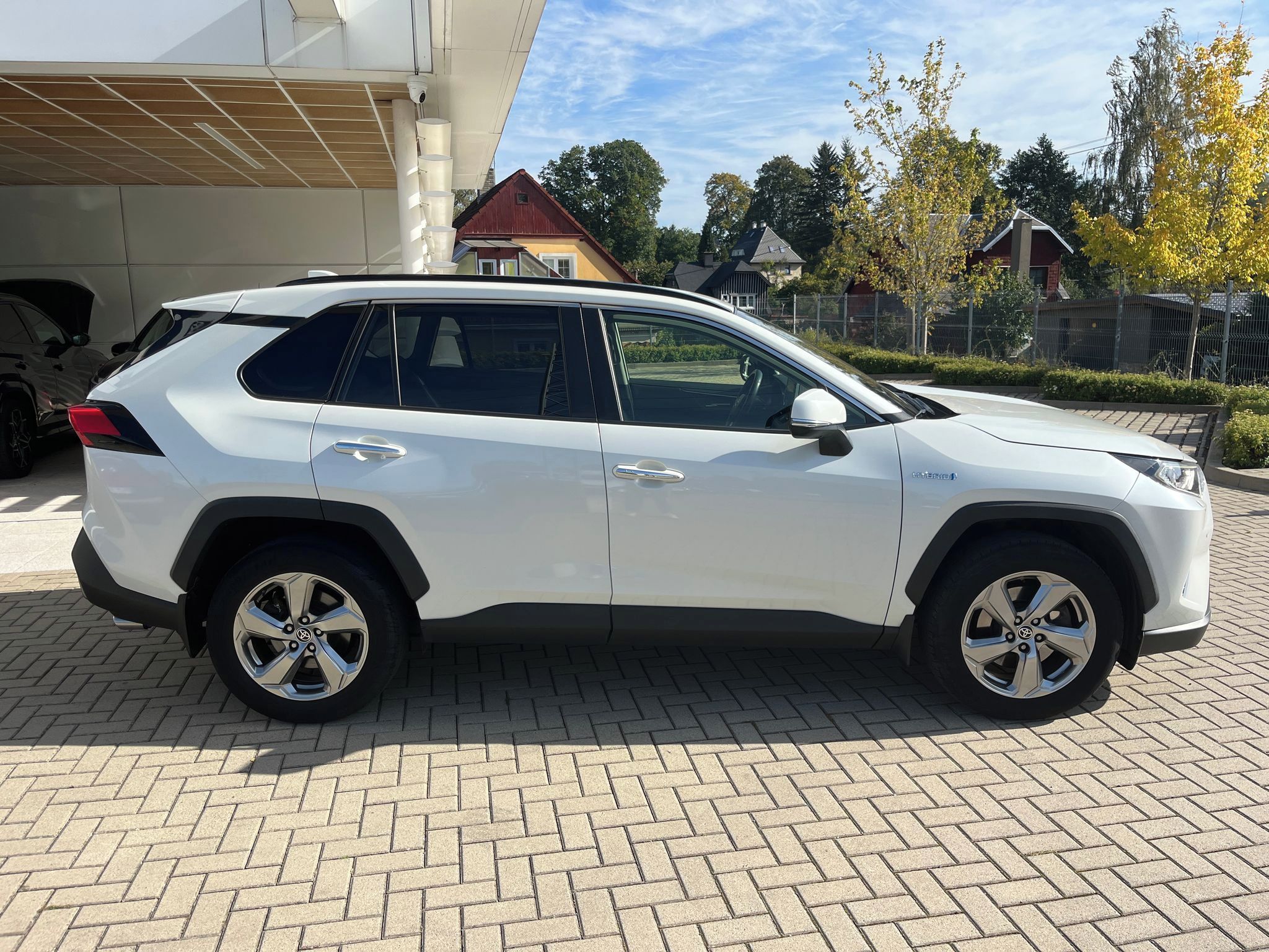 Toyota Rav4, 2.5 Hybrid e-CVT 4WD Executive - fotka 6