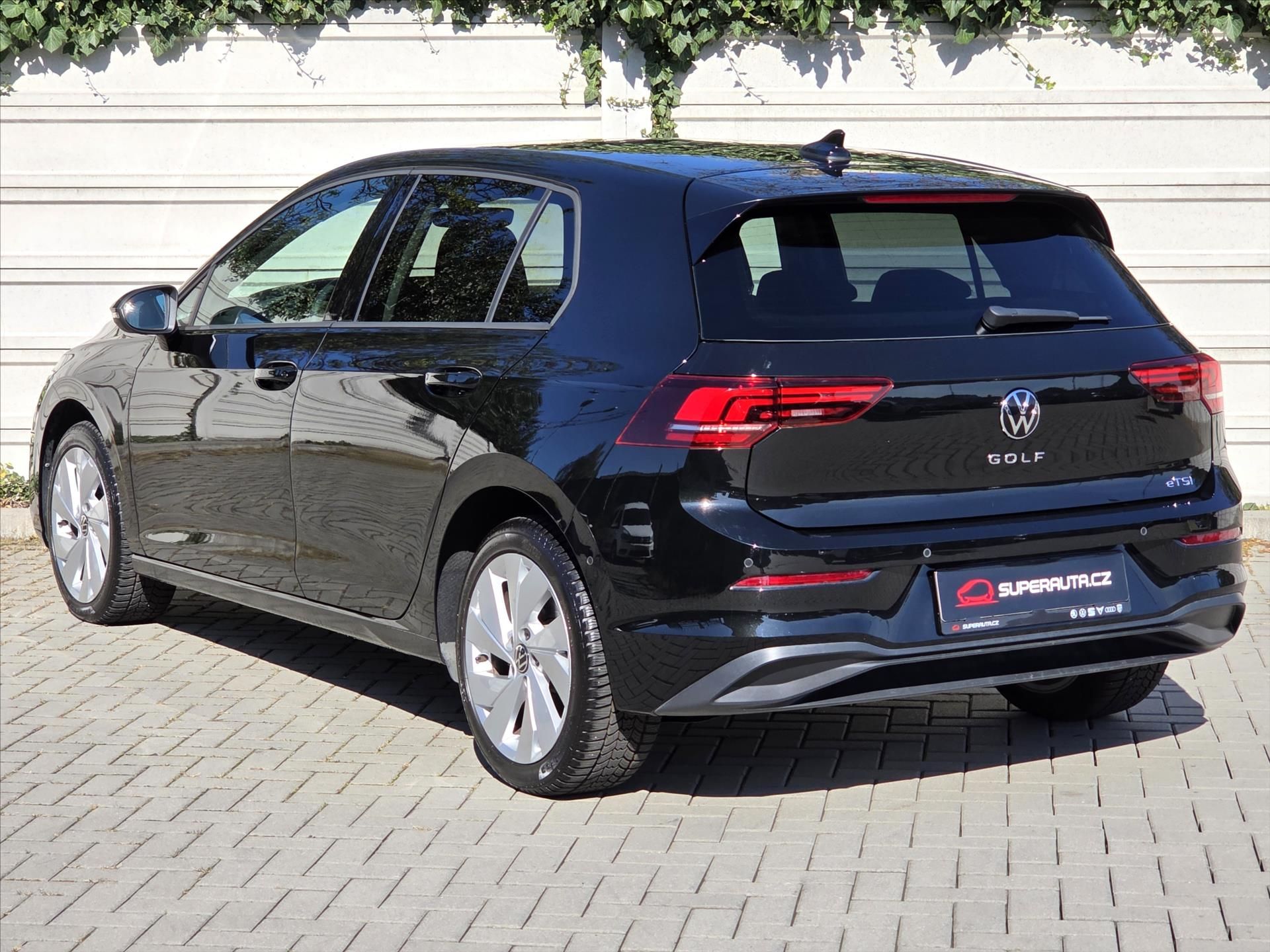 Volkswagen Golf, 1,5 eTSi 110kW DSG Tov.záruka - fotka 4