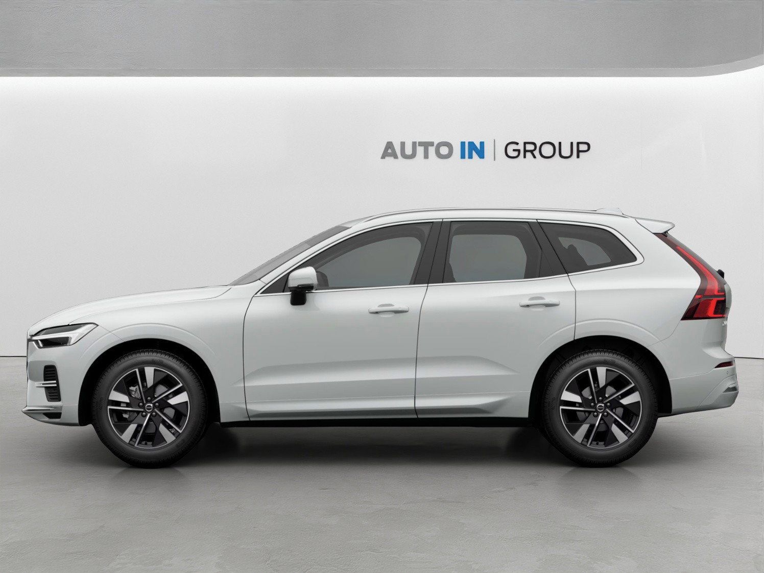 Volvo XC60, B5 AWD benzin Plus Dark - fotka 2