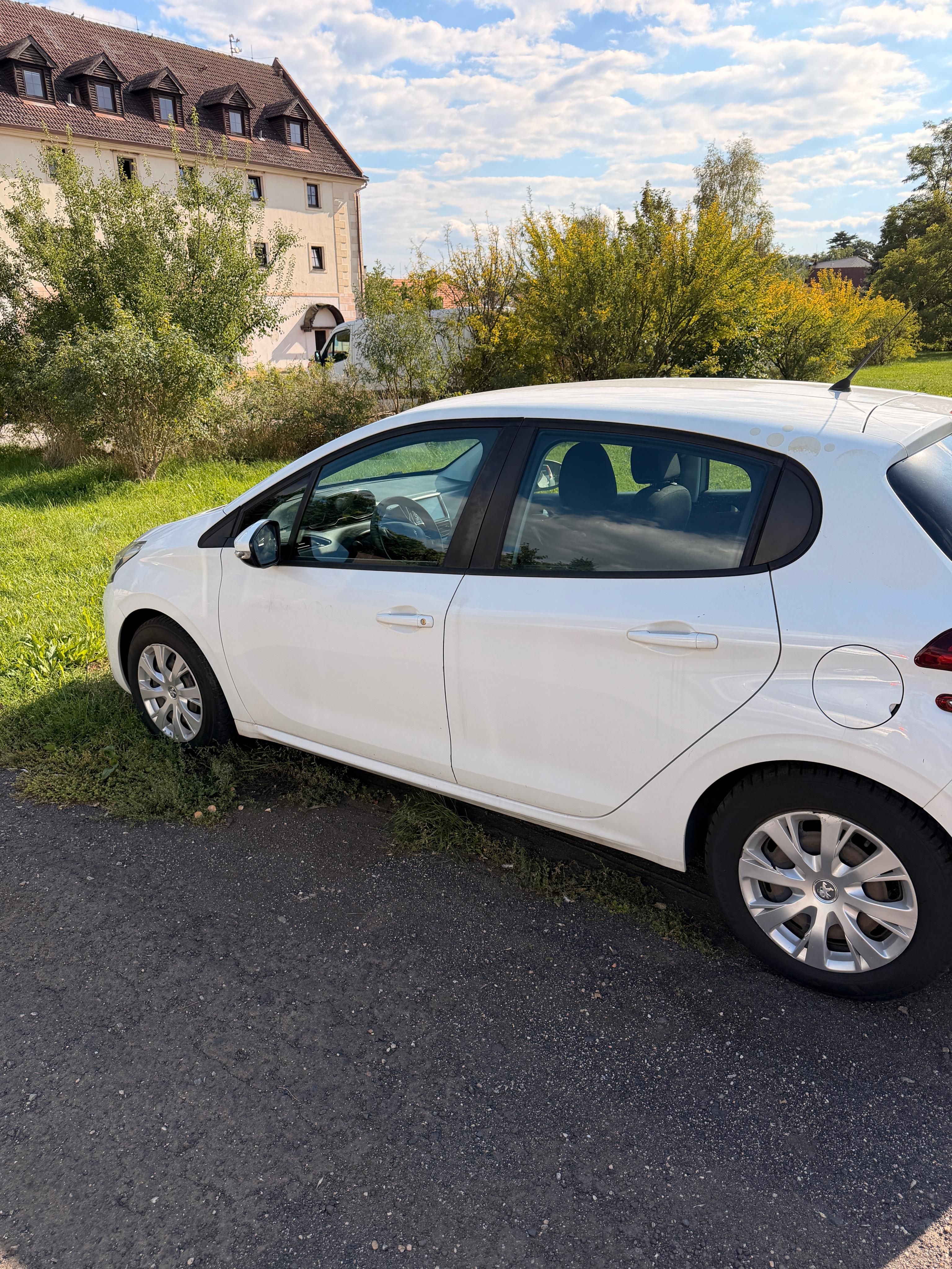Peugeot 208 - fotka 5