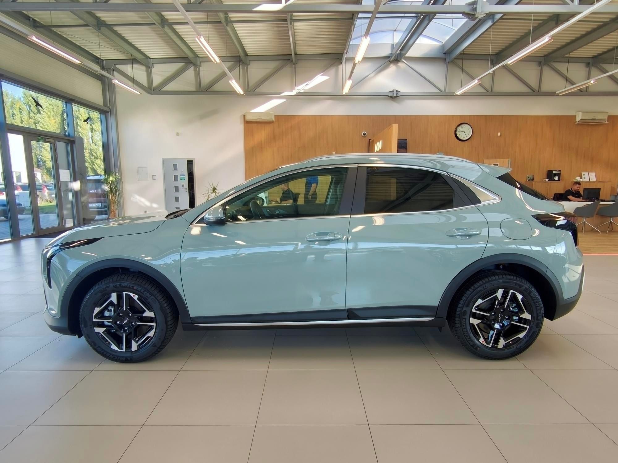 Kia XCee´d, 1,0 TGDi Exclusive 85kW - fotka 5
