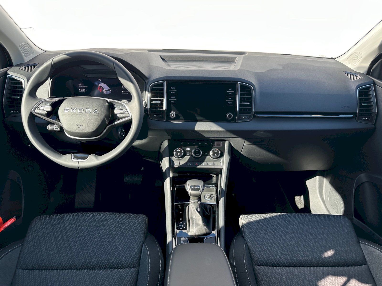 Škoda Karoq, 1,5 TSI / 110 KW / DSG / Top S - fotka 5