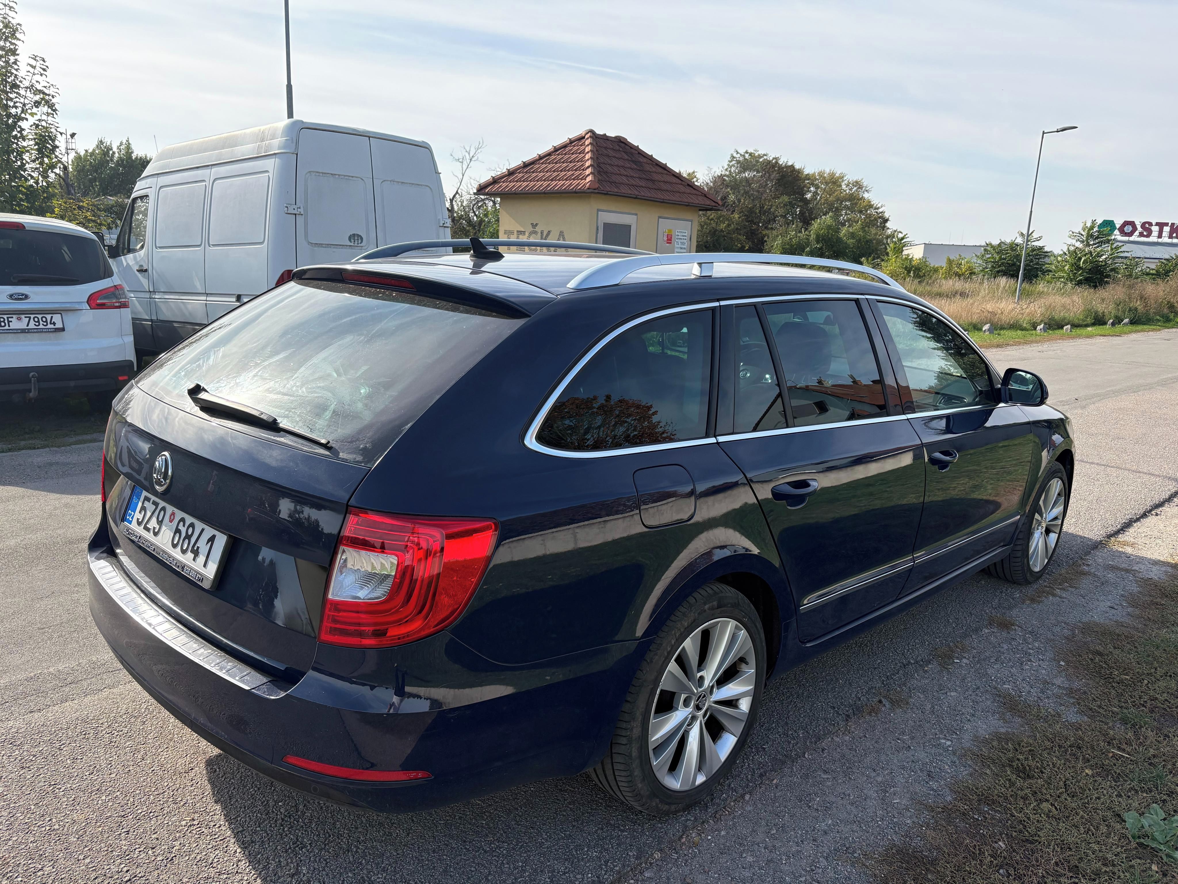 Škoda Superb, 2.0TDi - 103kW + zimní pneu - fotka 6