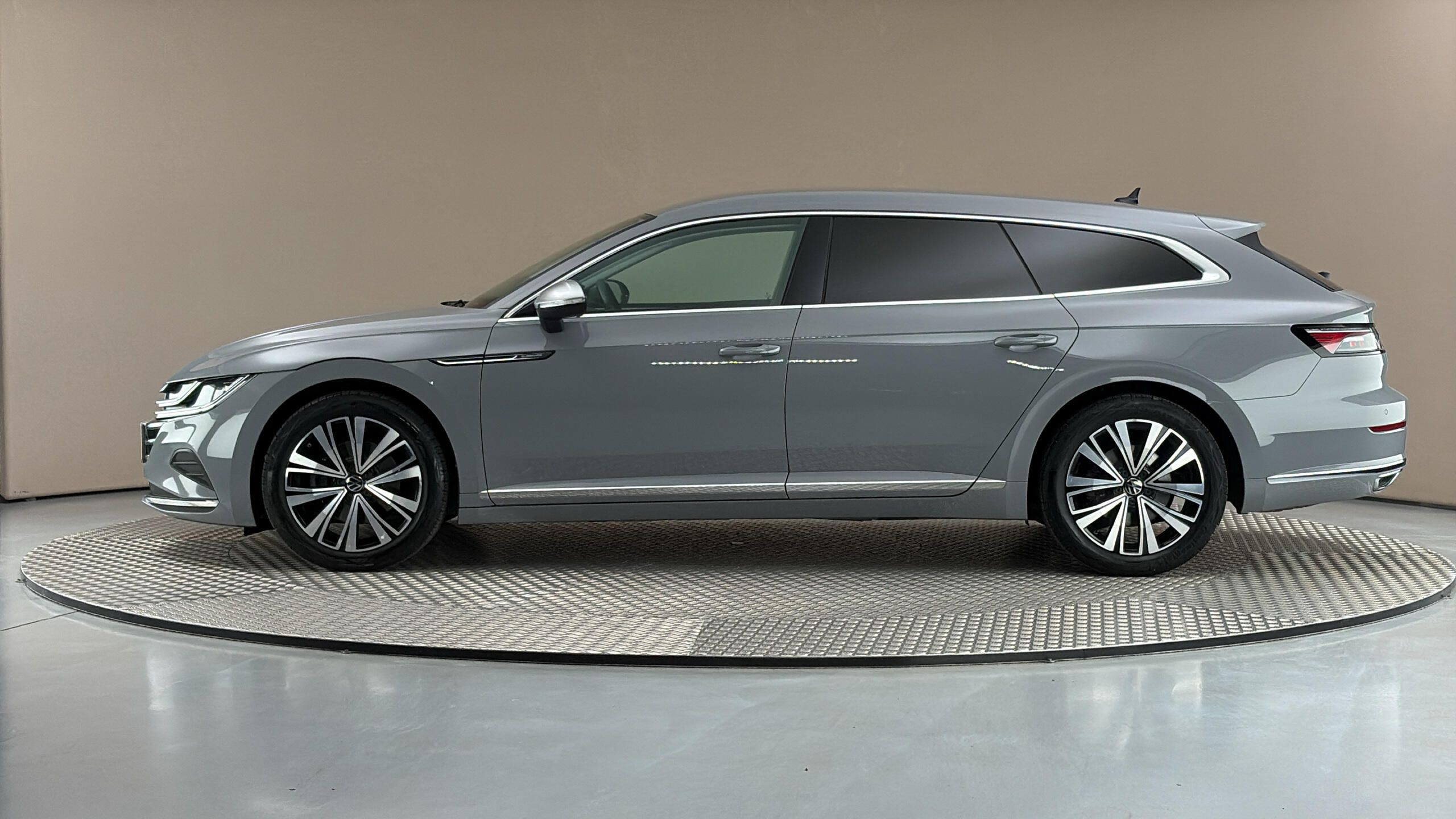 Volkswagen Arteon, 2.0 TDI DSG Elegance Shooting - fotka 4