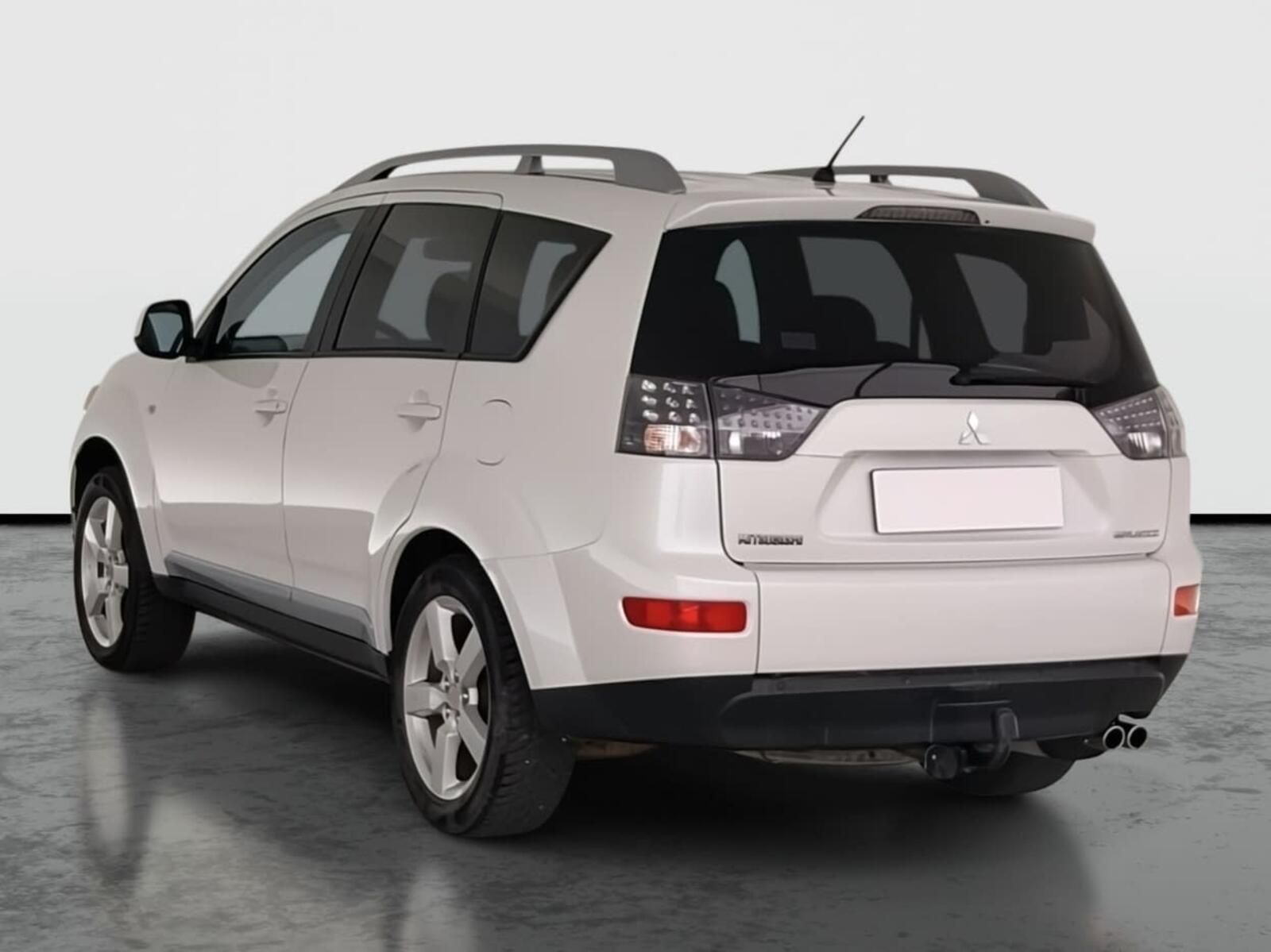 Mitsubishi Outlander, 2.0 DI-D, 4X4, 7 míst - fotka 4