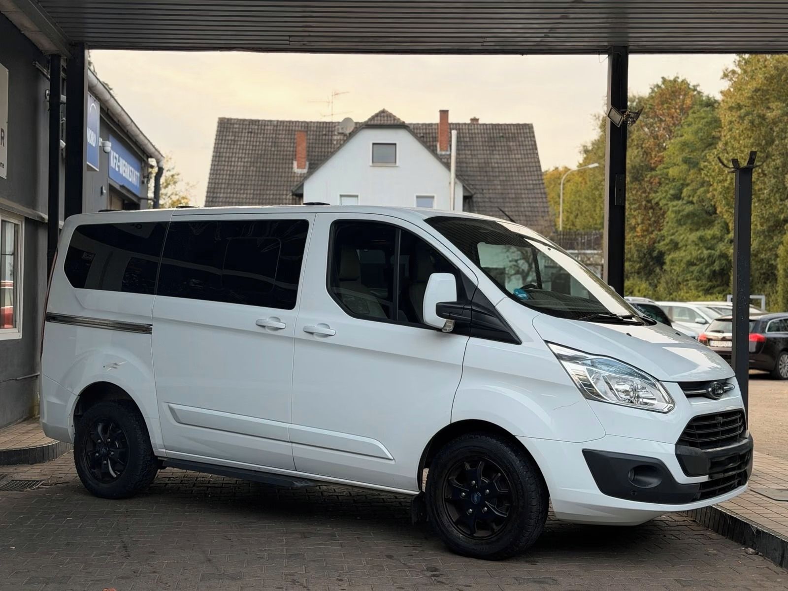 Ford Tourneo Custom, TITANIUM 8MÍST KAMERA KŮŽE PDC