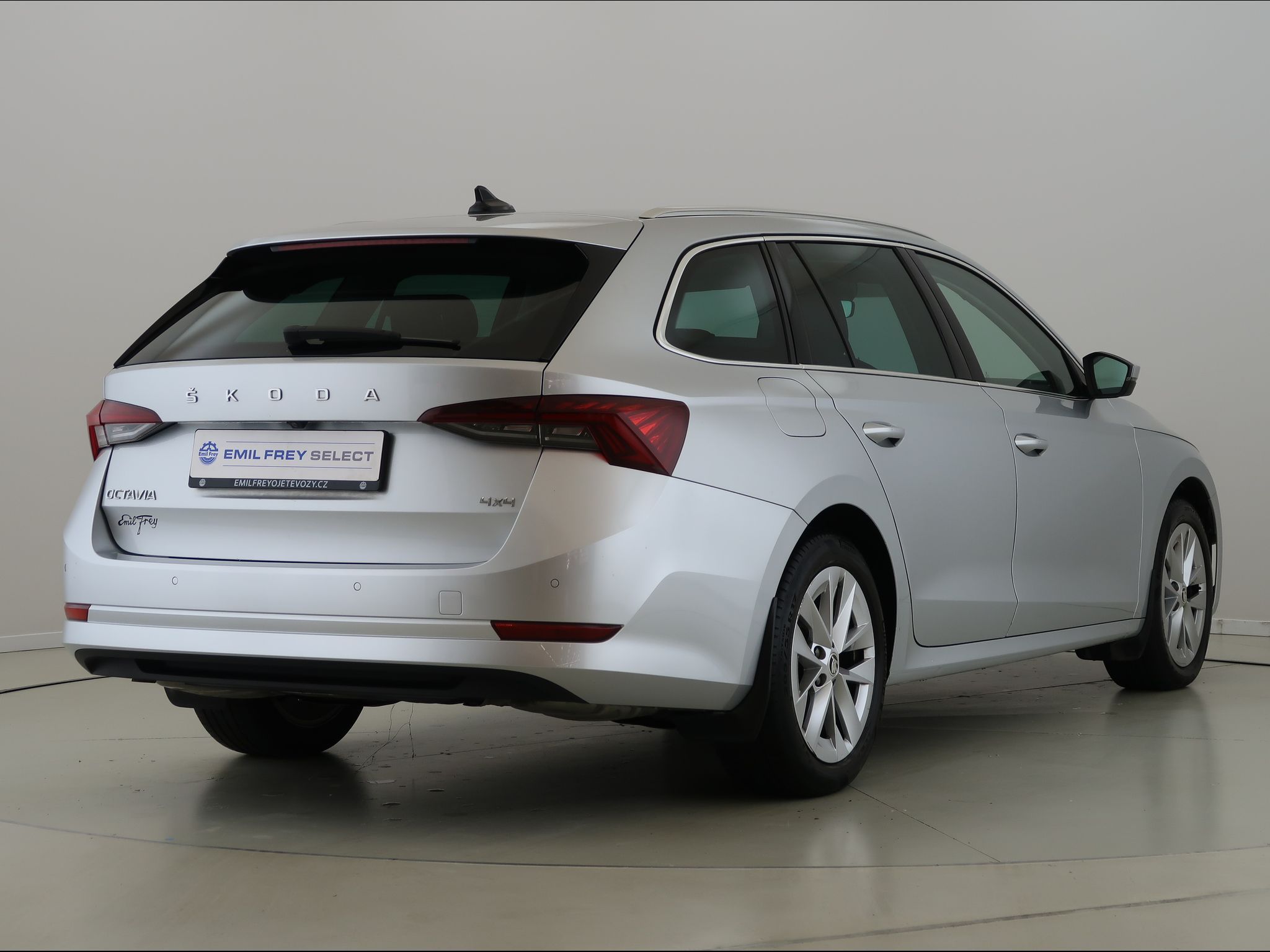 Škoda Octavia, 2.0,TSI,140kW,4x4,DSG,CZ,1Maj - fotka 5