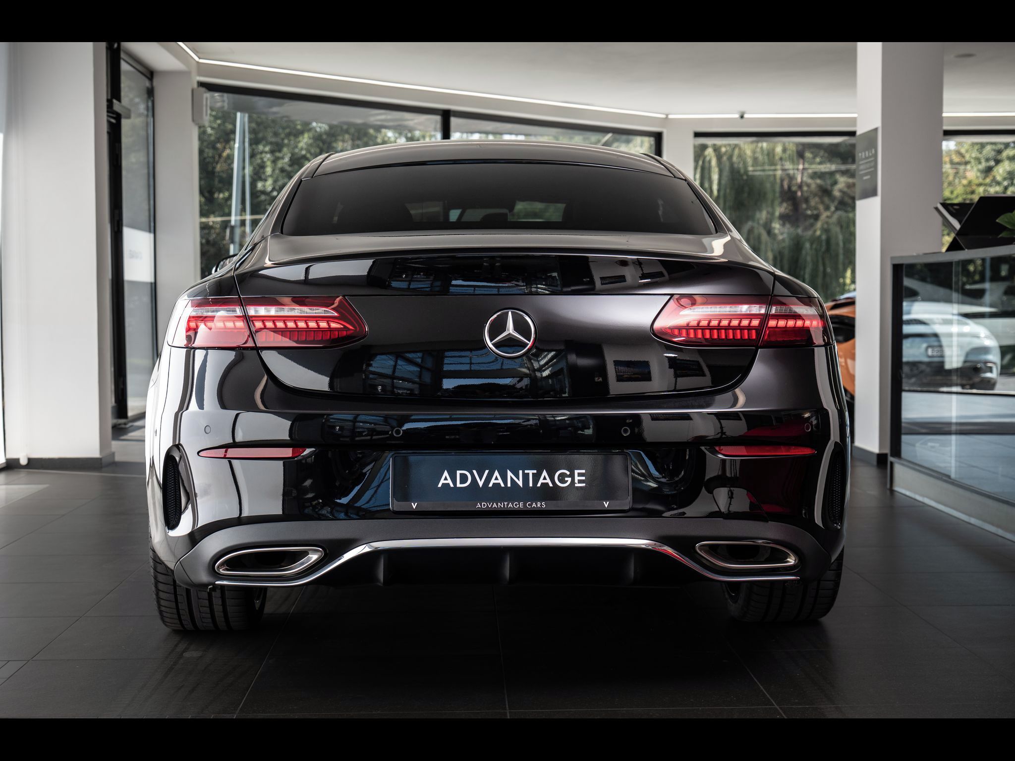 Mercedes-Benz Třídy E, d 4M coupé Burmester/360/Pano - fotka 3