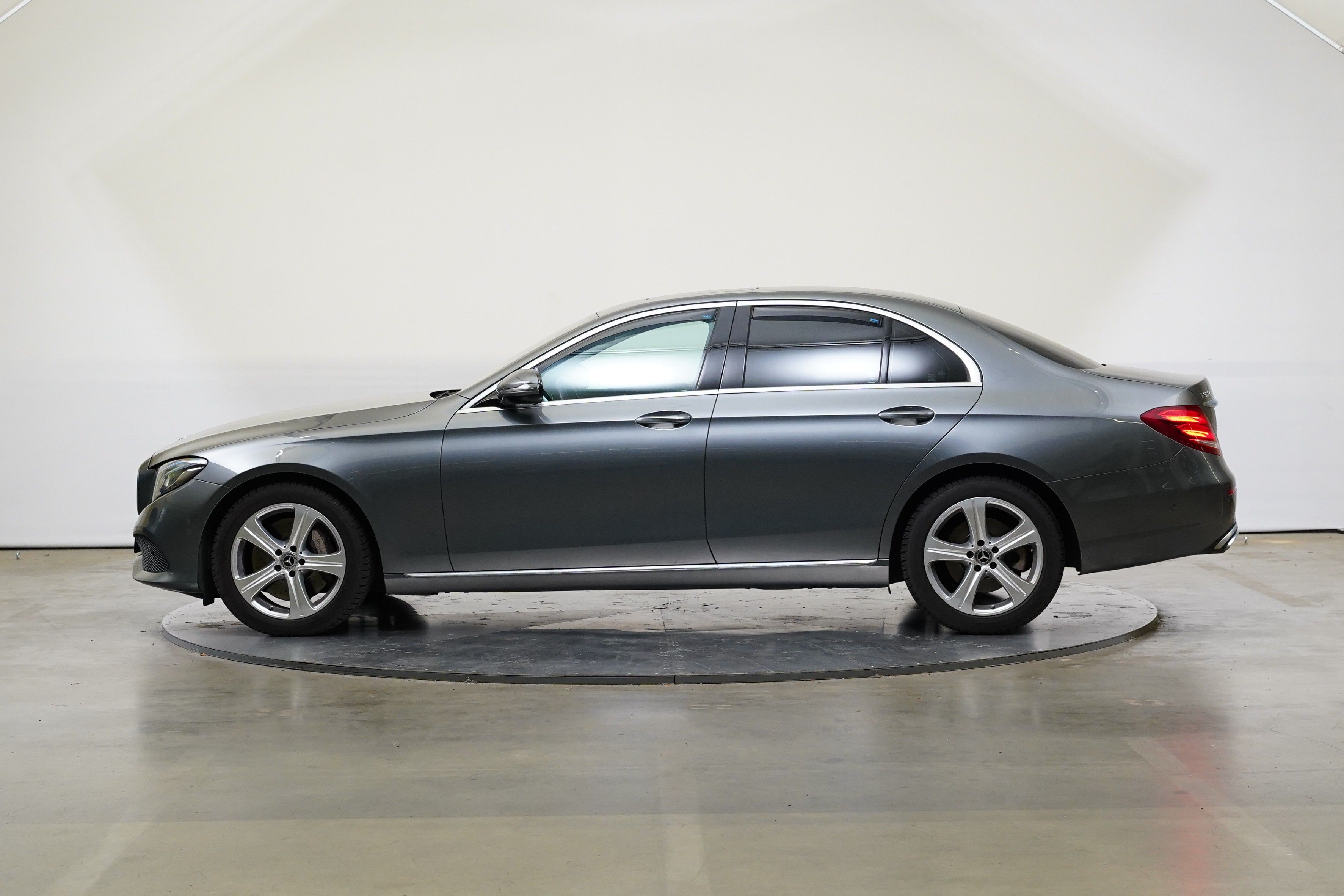 Mercedes-Benz Třídy E, 3.0 190  kW 4Matic 9G-tronic - fotka 3