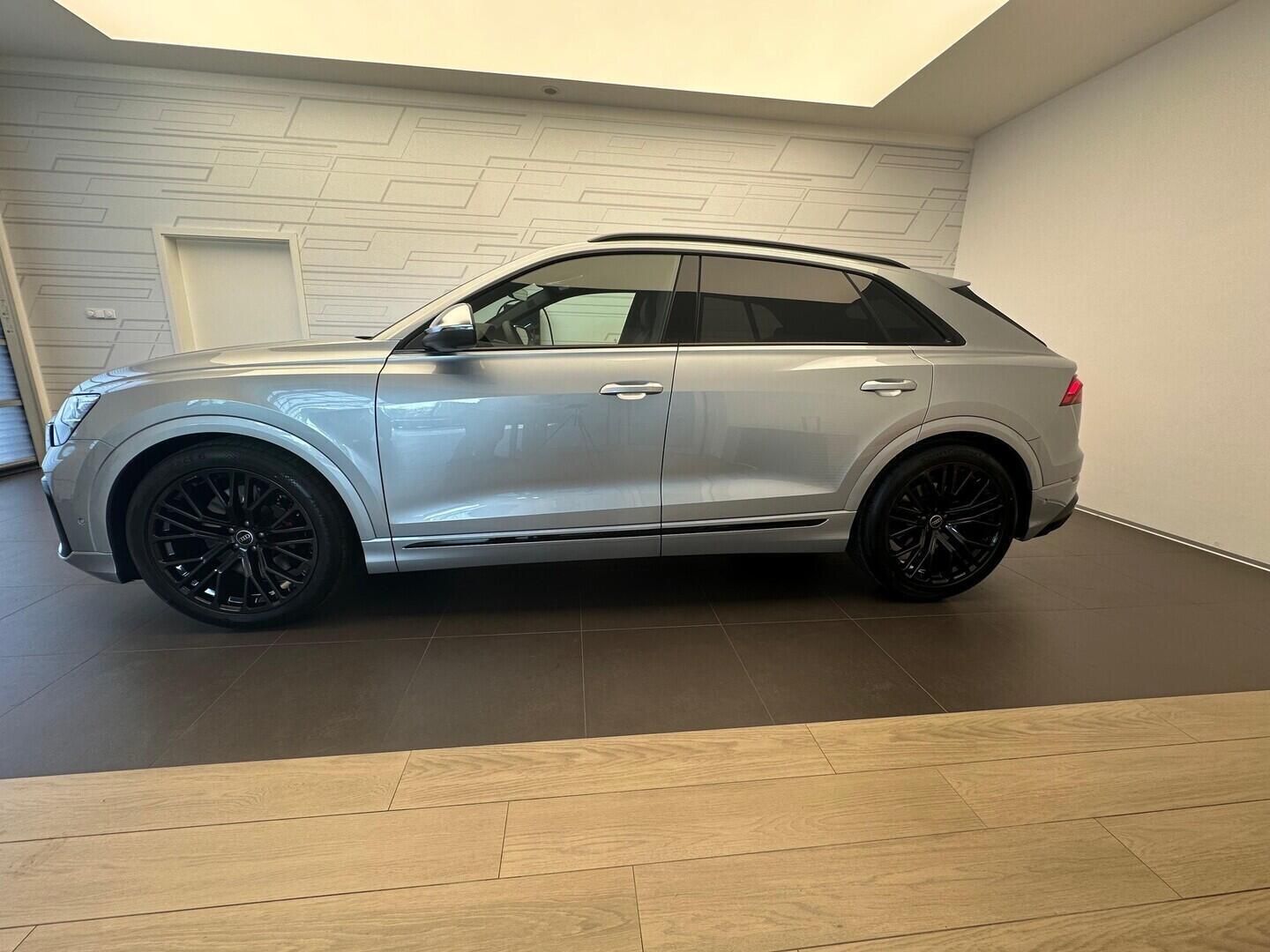 Audi Q8, S SUV V8 TFSI quattro 373 kW - fotka 4