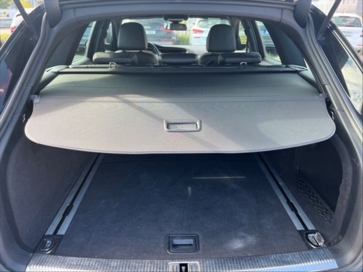 Audi A4, 2,0 TDI S line AP - fotka 6