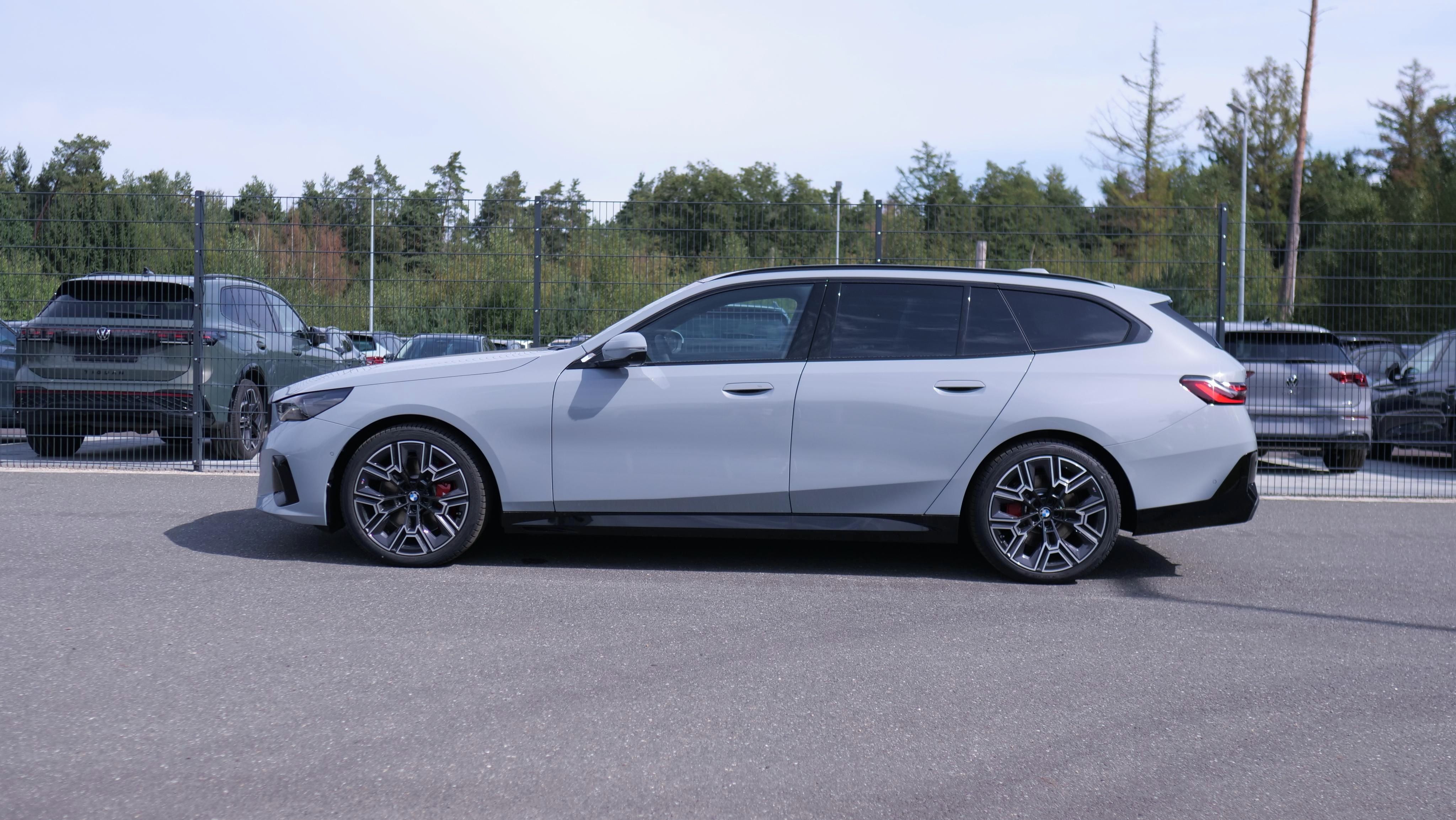 BMW Řada 5, BMW 540d Touring M - fotka 5