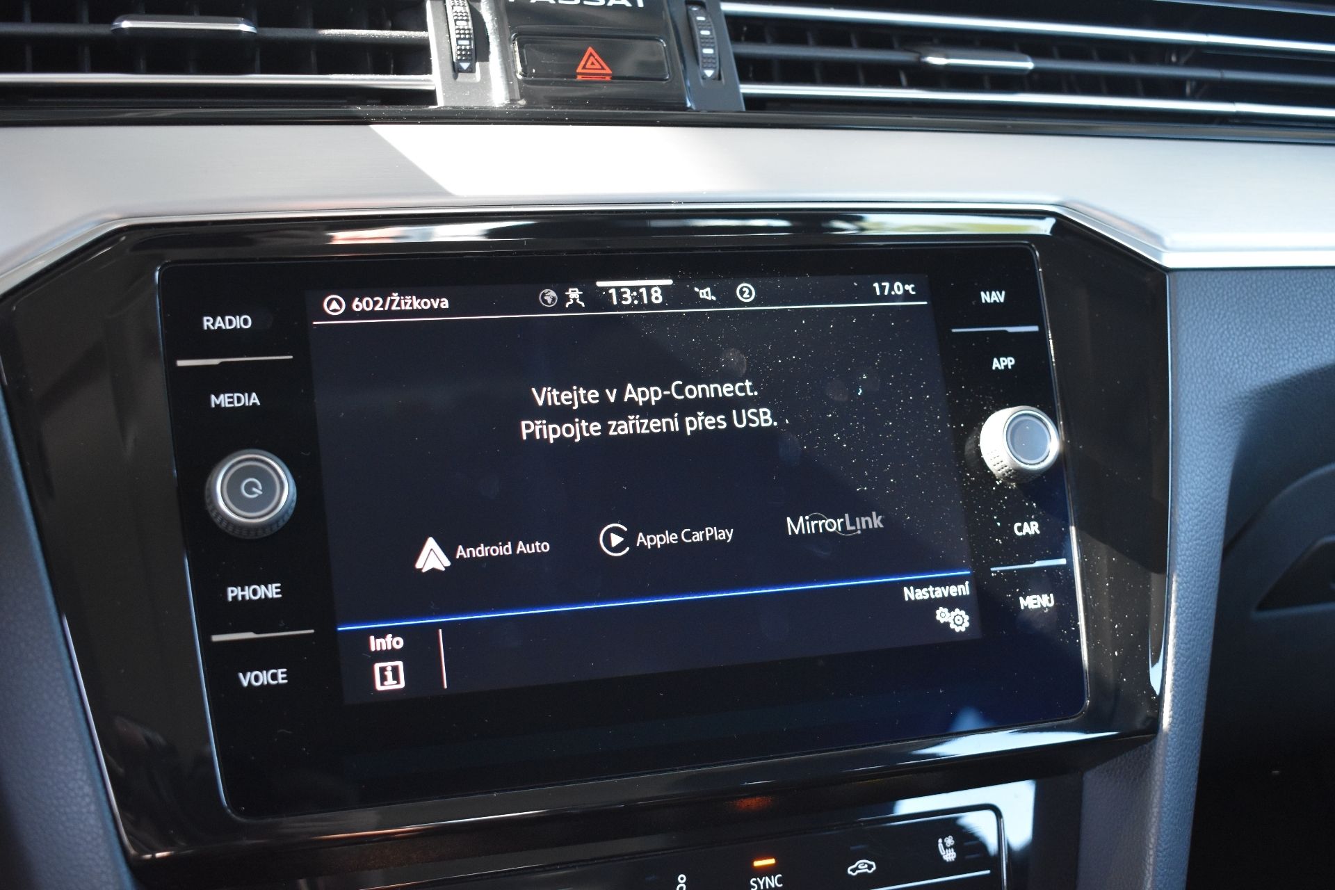 Volkswagen Passat Variant, 2.0TDI 110kW DSG , Tažné - fotka 6