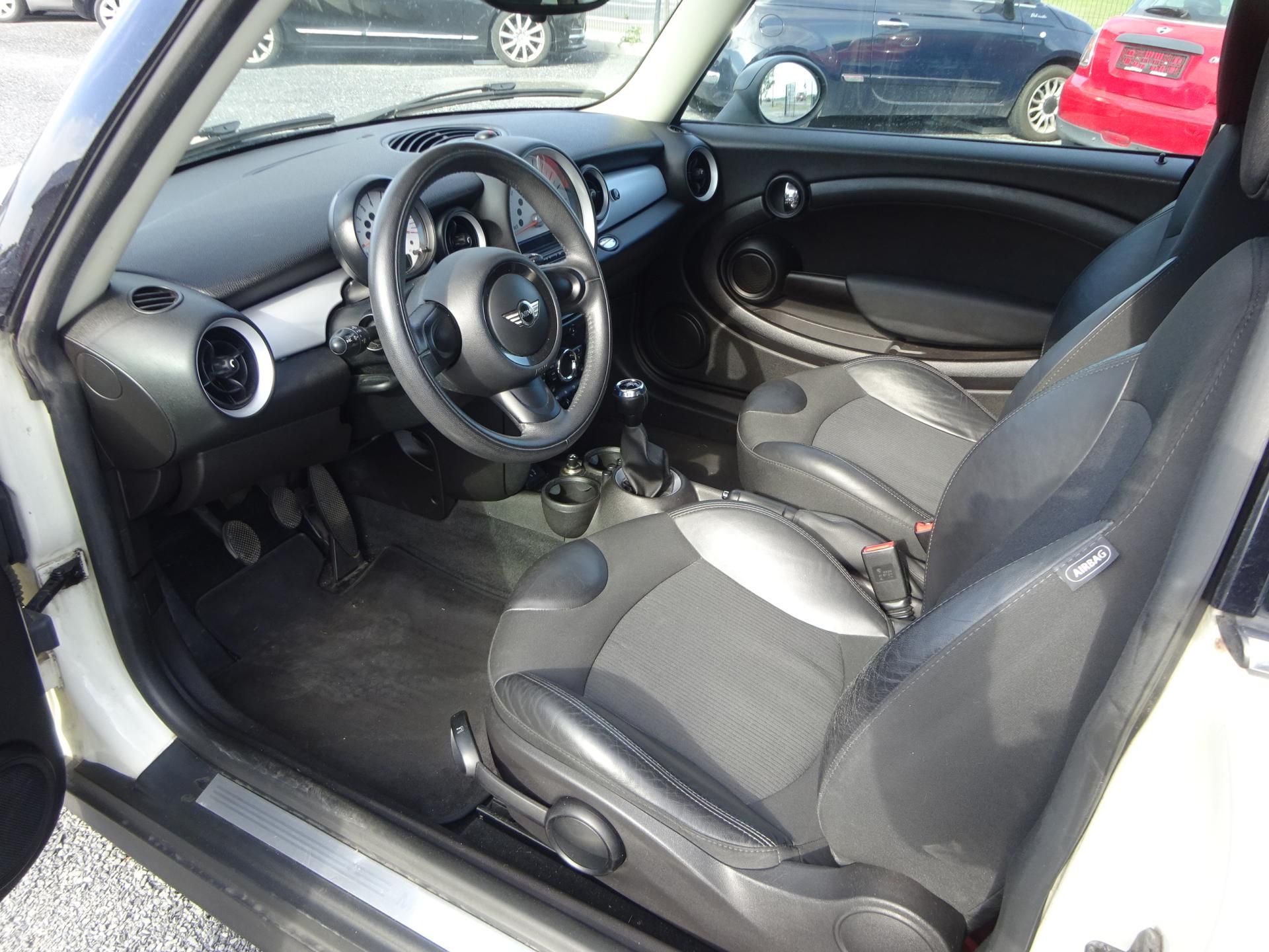 Mini One, 1.6 72kW SERVIS POLOKŮŽE - fotka 4