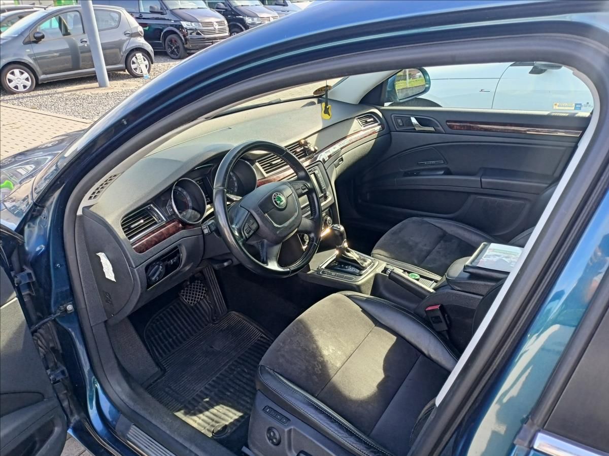 Škoda Superb, 2,0   DSG 4x4 - fotka 5