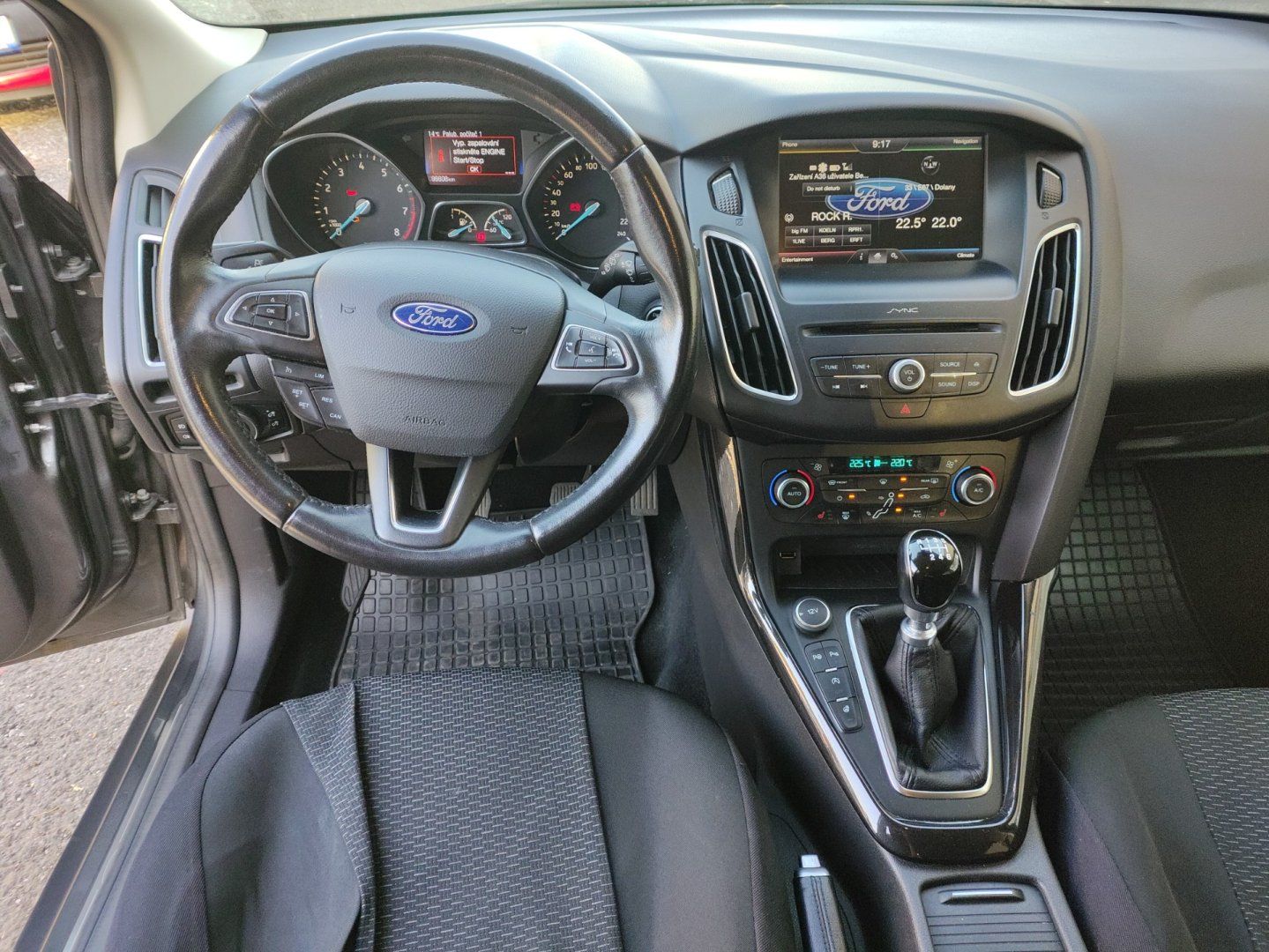 Ford Focus, 1,5i Titanium - fotka 6