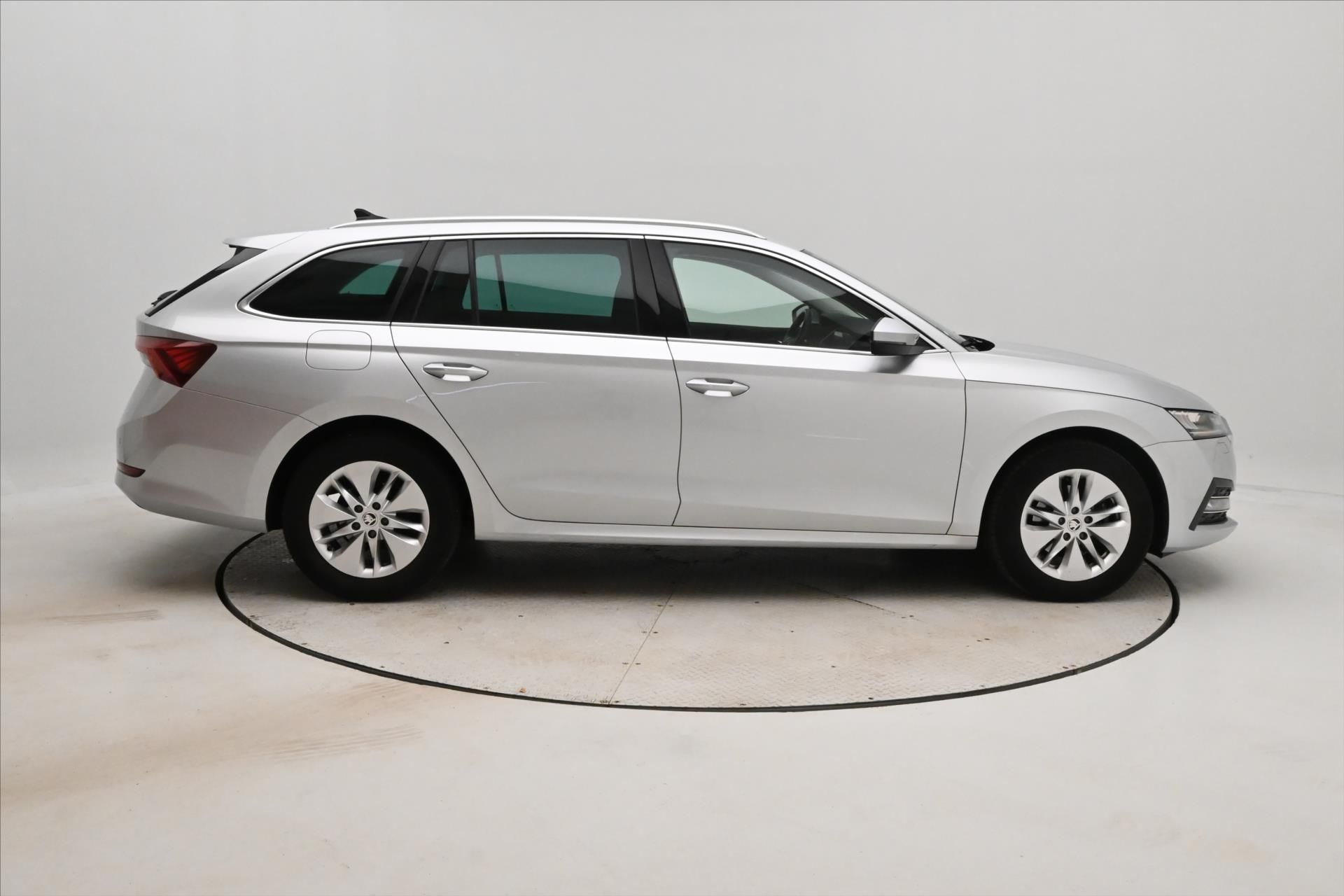 Škoda Octavia, 2,0 TDI 110kW DSG Ambition Zár - fotka 4