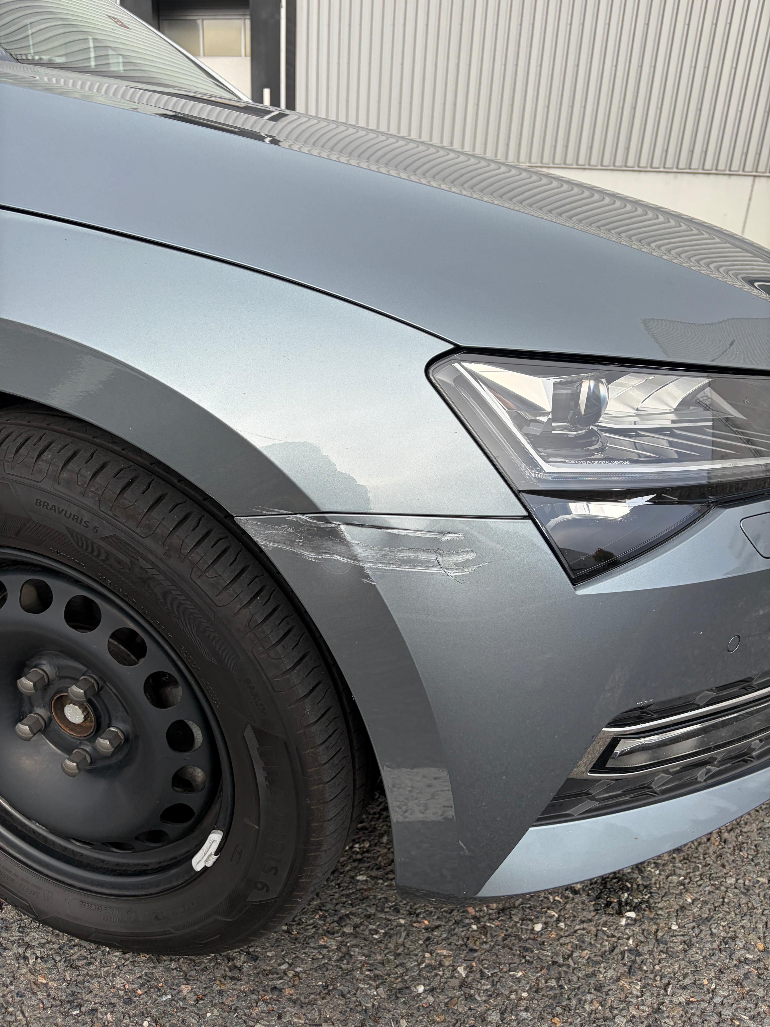Škoda Superb, 2,0 TDI 110kW DSG Style - fotka 4