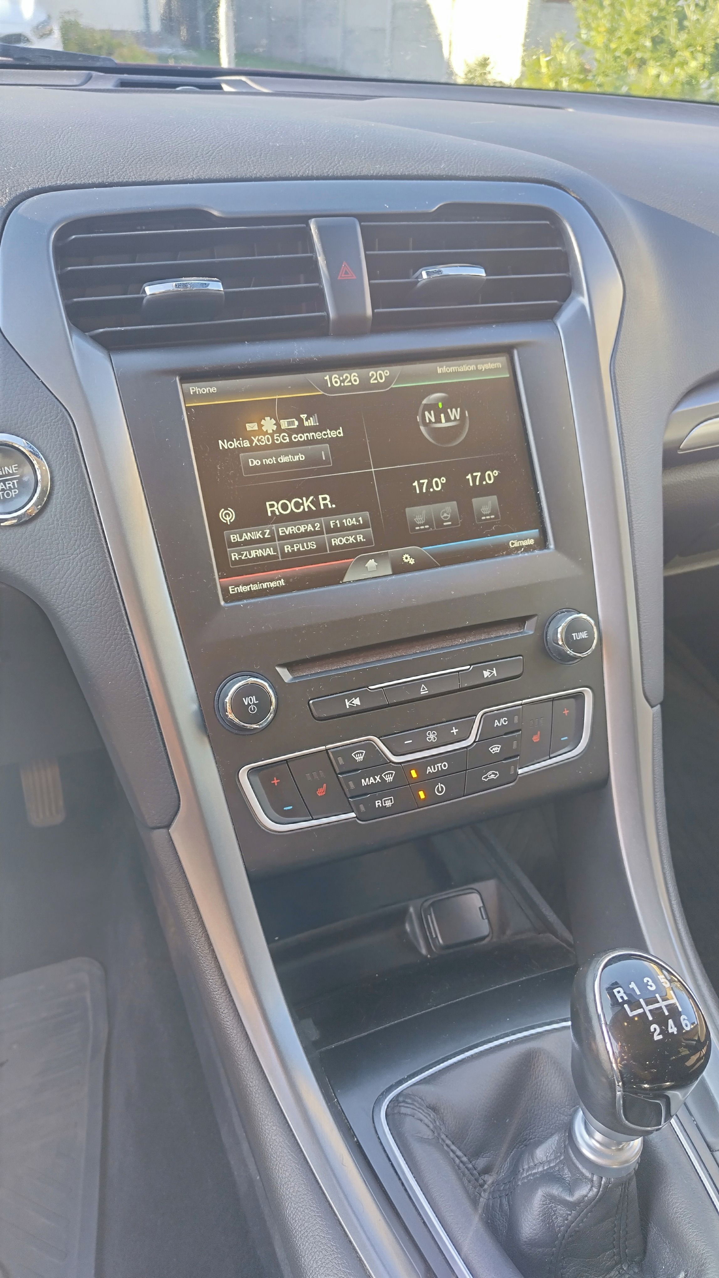 Ford Mondeo, Titanium, r.v 2015, tažné - fotka 5