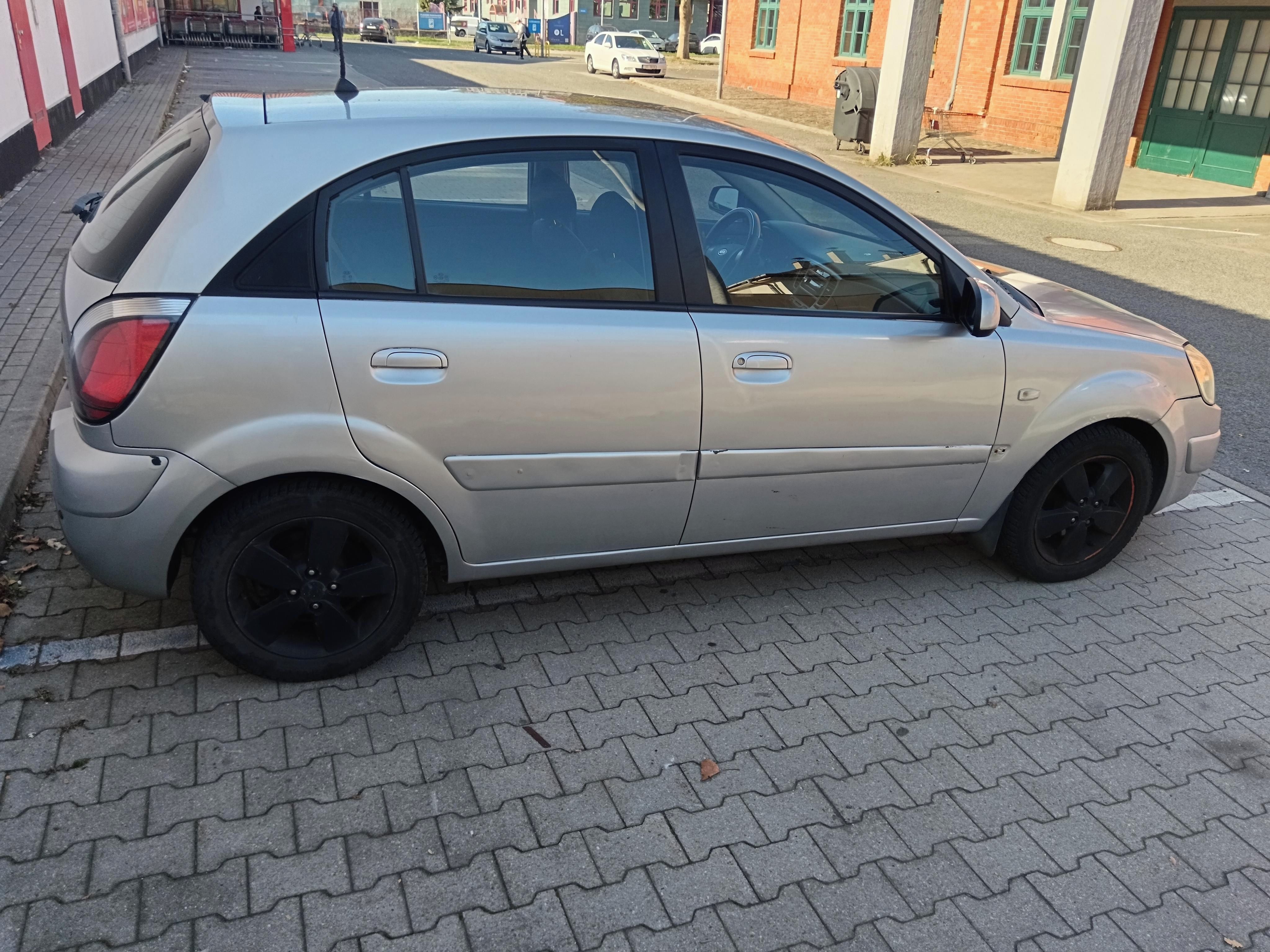 Kia Rio, Kia Rio 1.4 benzín - fotka 4