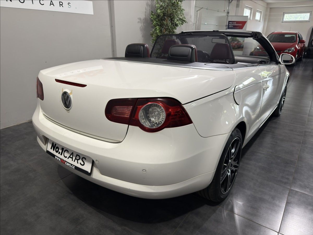 Volkswagen Eos, 2,0   FSI ČERVENÁ KŮŽE BI-XEN - fotka 5