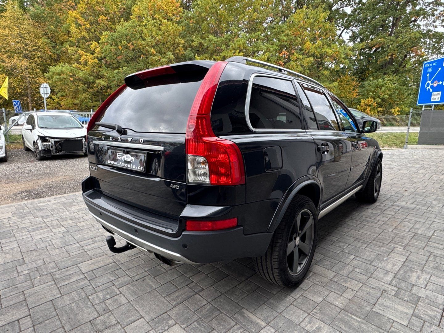 Volvo XC90, D5 AWD 7Míst R-Design - fotka 5