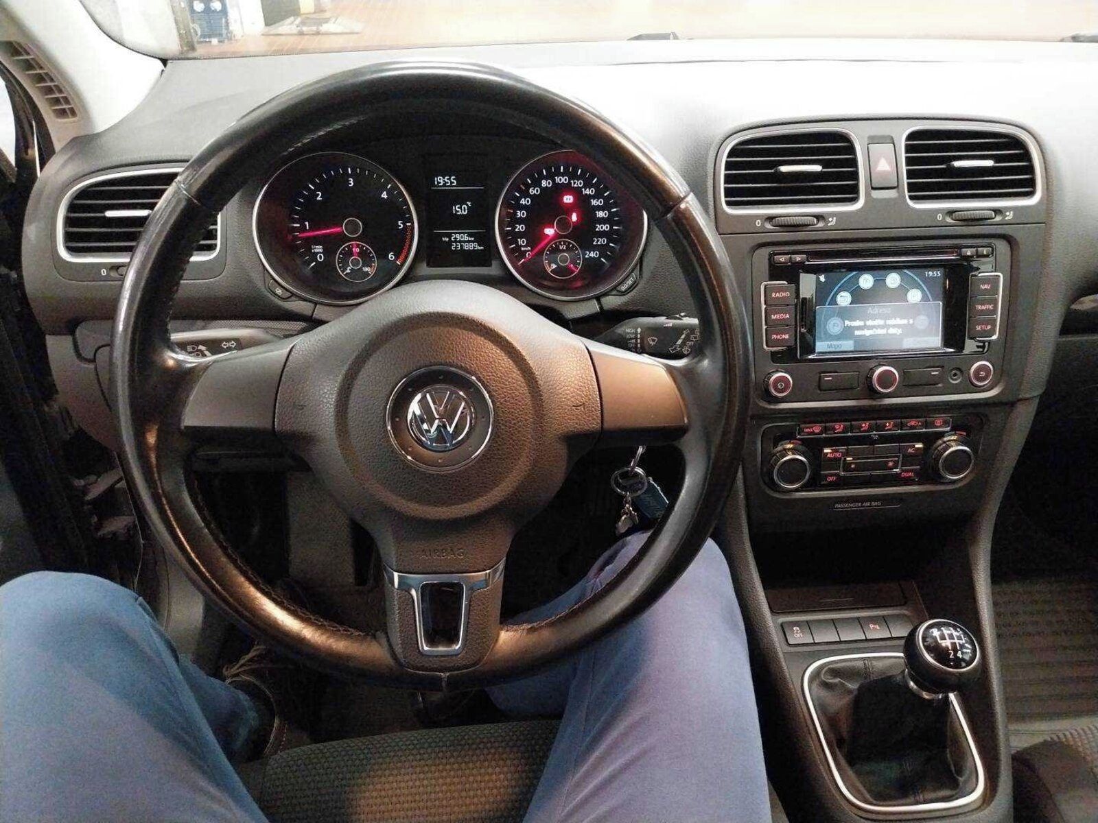 Volkswagen Golf, 1.6 TDI, Navi - fotka 3