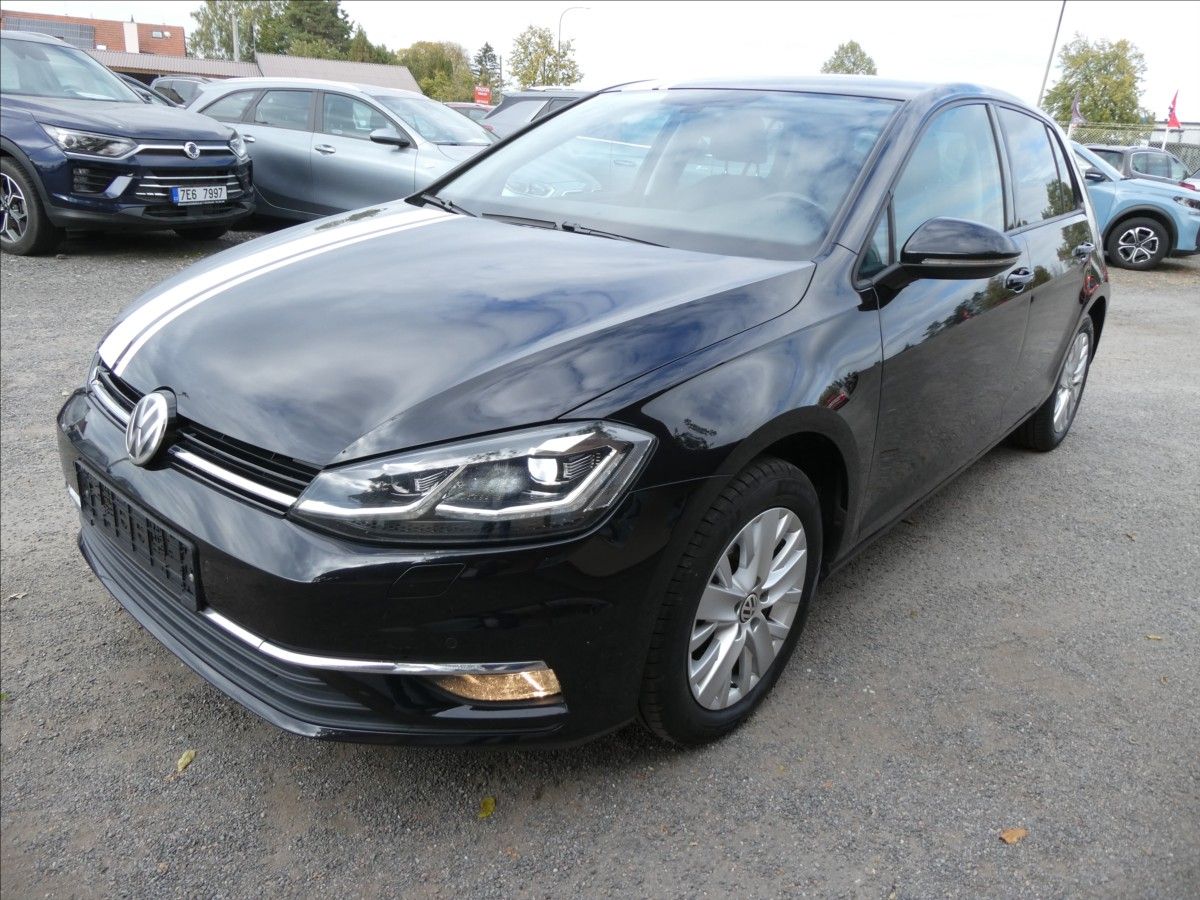 Volkswagen Golf, 1,6 TDi 85kW navi,led,serviska - fotka 5