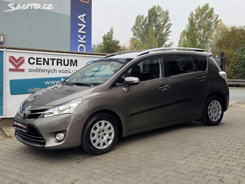 Toyota Verso, 1.8-2+3SEDAD.NÍZKÉ KM-TOP STAV
