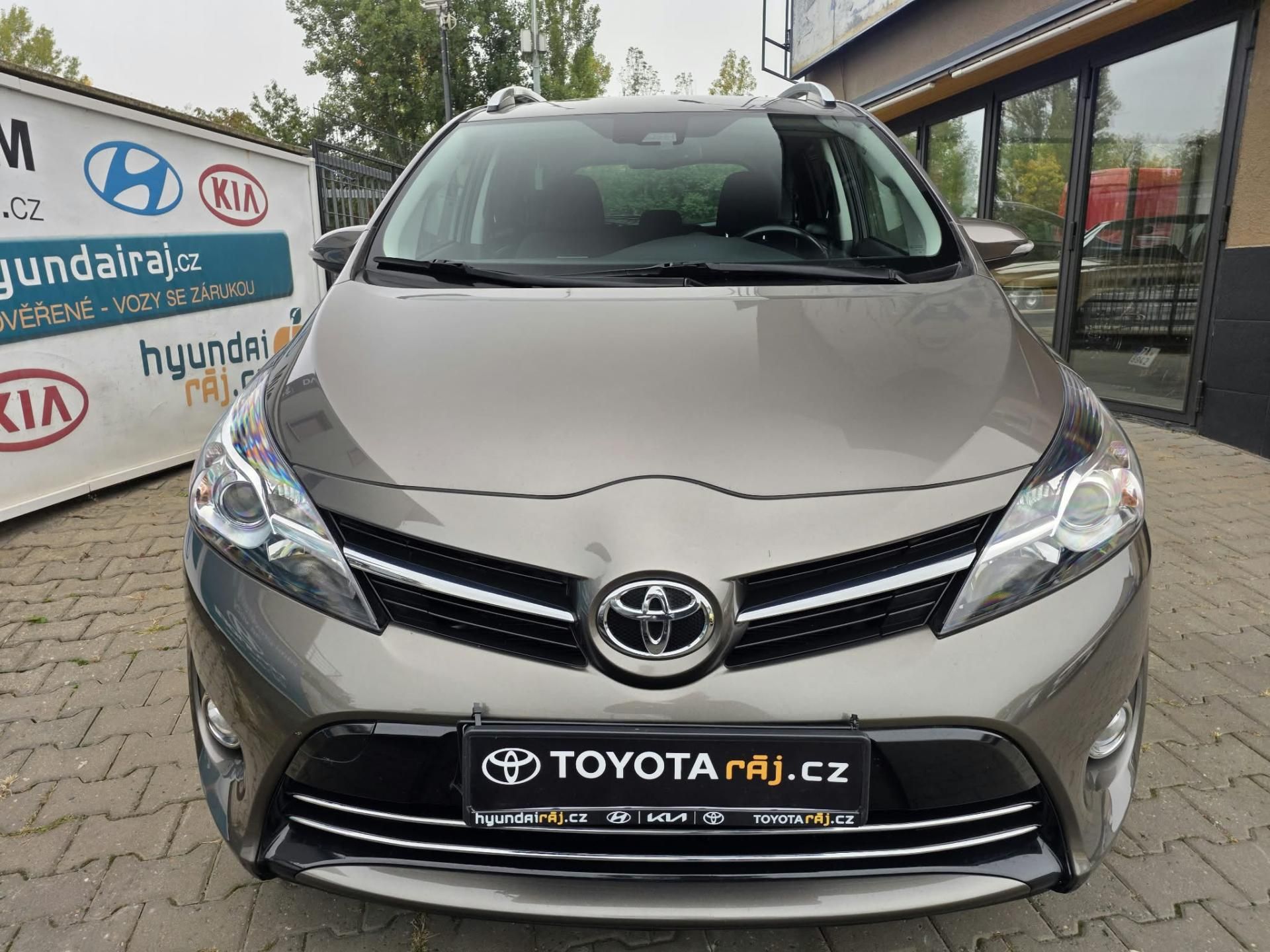 Toyota Verso, 1.8-2+3SEDAD.NÍZKÉ KM-TOP STAV - fotka 4