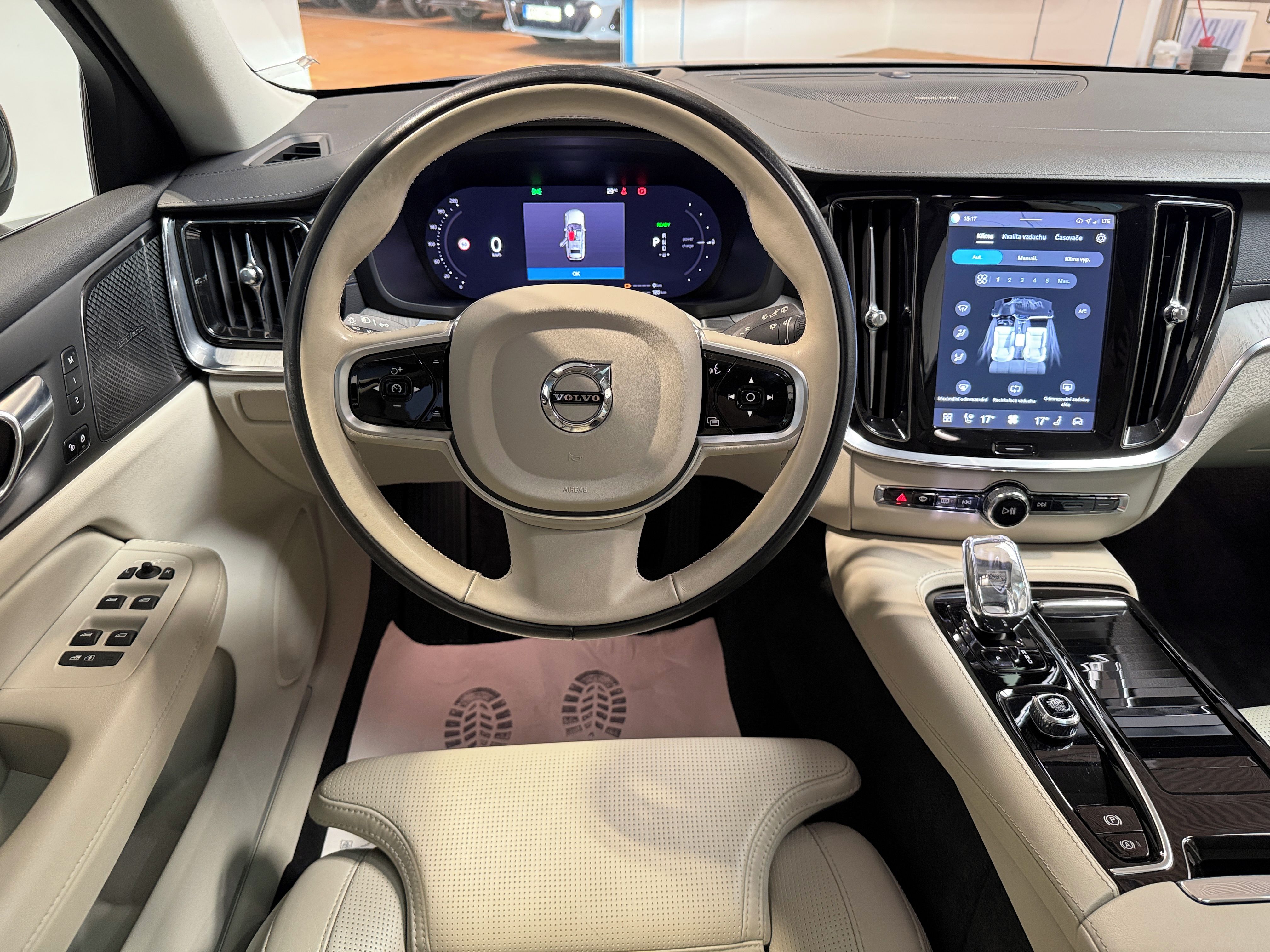 Volvo V60, T6 AWD Recharge Inscription Au - fotka 6