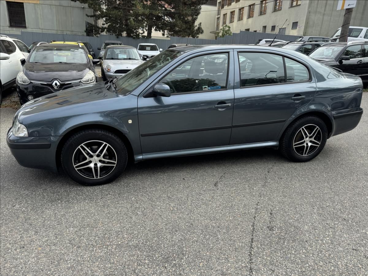 Škoda Octavia, 1,6 MPi+krasný stav+KLIMA - fotka 4