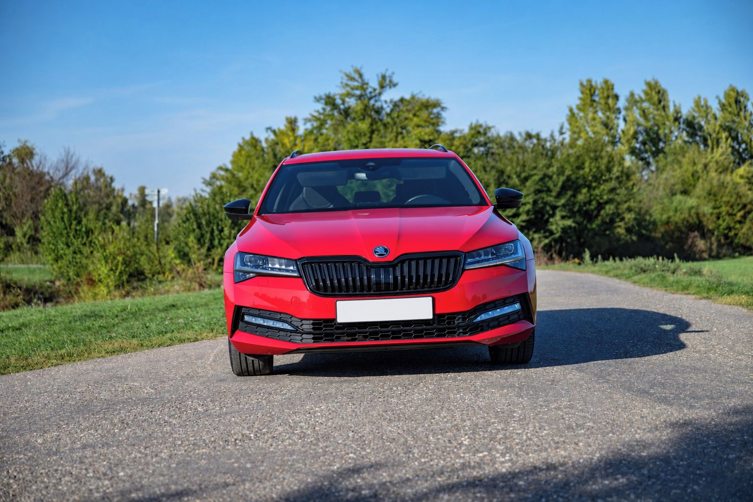 Škoda Superb, 2.0 TSi - Sportline 4x4 - fotka 2