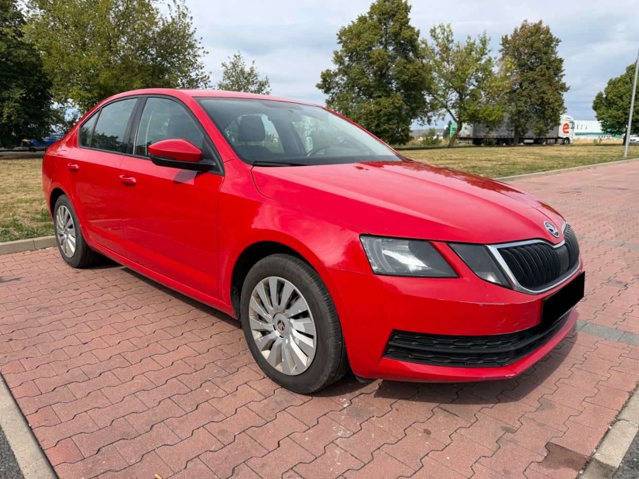 Škoda Octavia, 1.6TDi Liftback, Facelift, taž - fotka 5