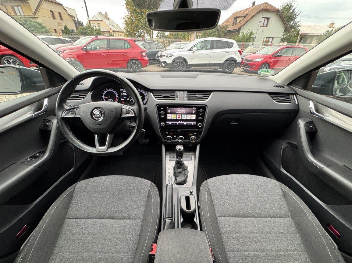 Škoda Octavia, 2.0TDi DSG LED Navi Kamera - fotka 6