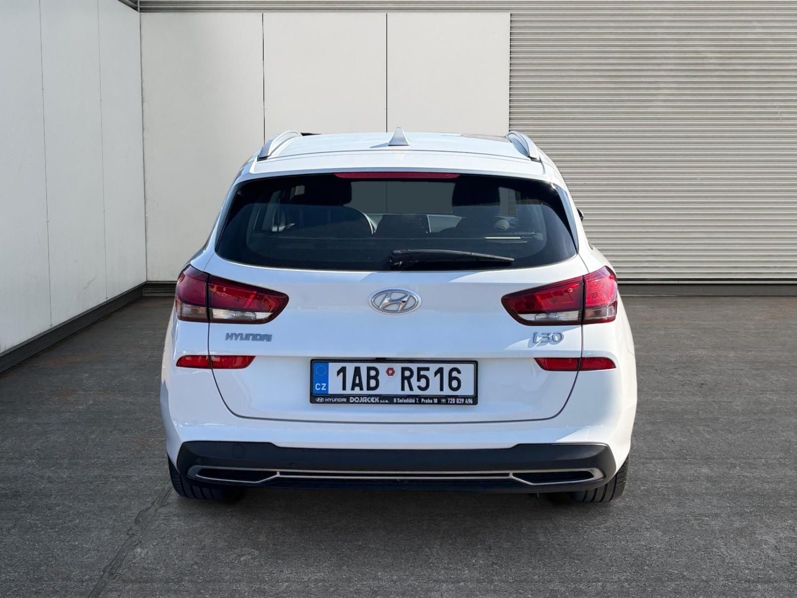 Hyundai i30, FAMILY COMFORT 1.5i 80kW CZ - fotka 5
