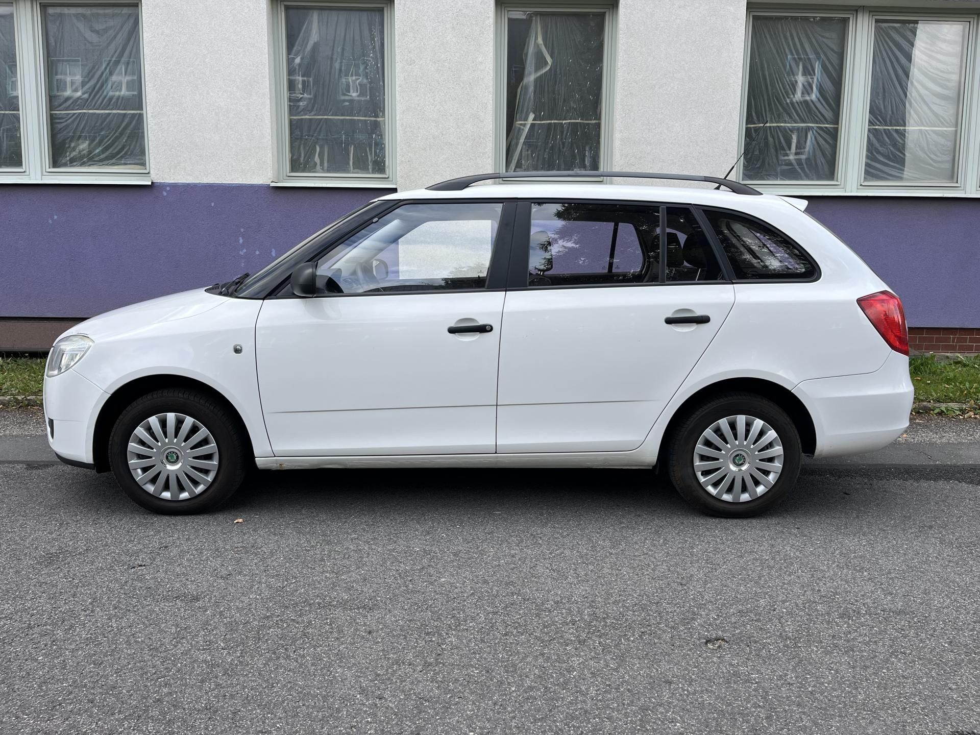 Škoda Fabia, 1,2 HTP Combi Classic - fotka 2