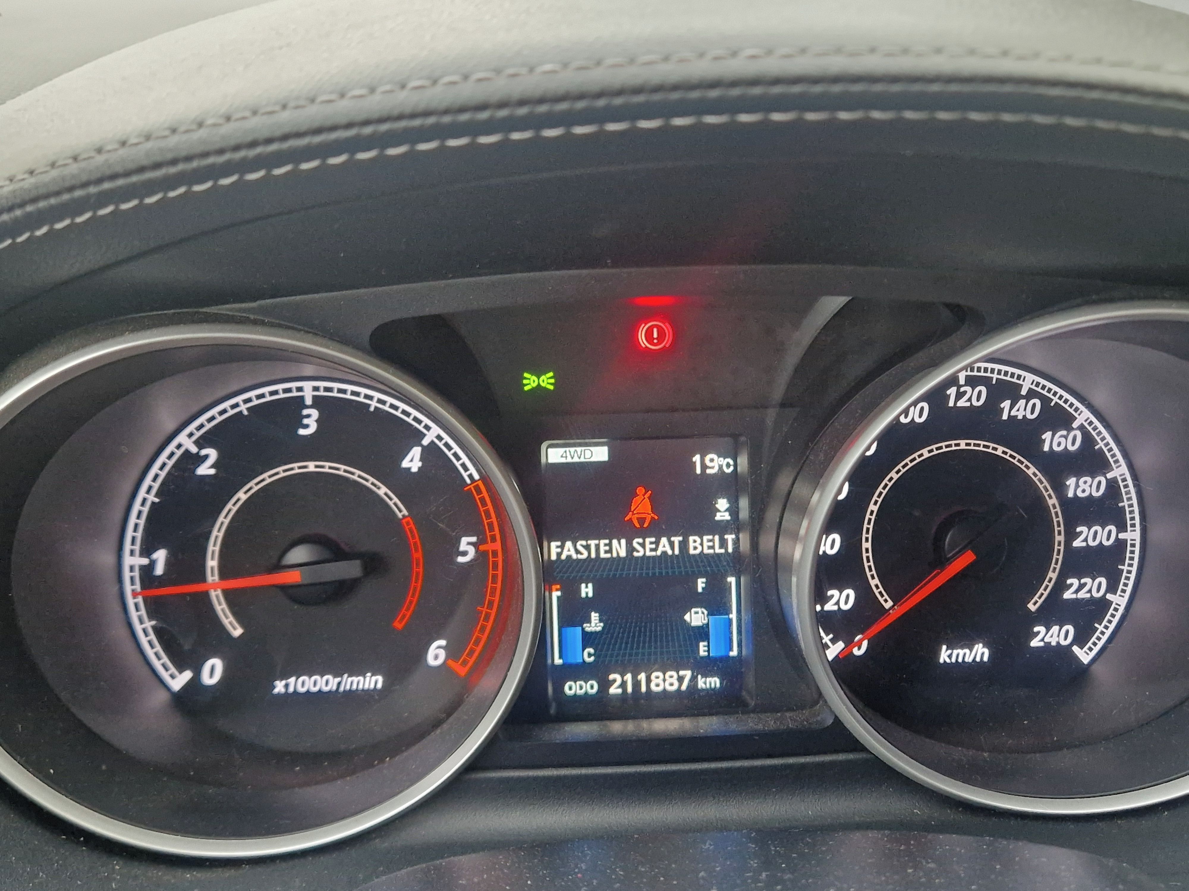 Mitsubishi Outlander, 2.0 DID - servisováno - fotka 6