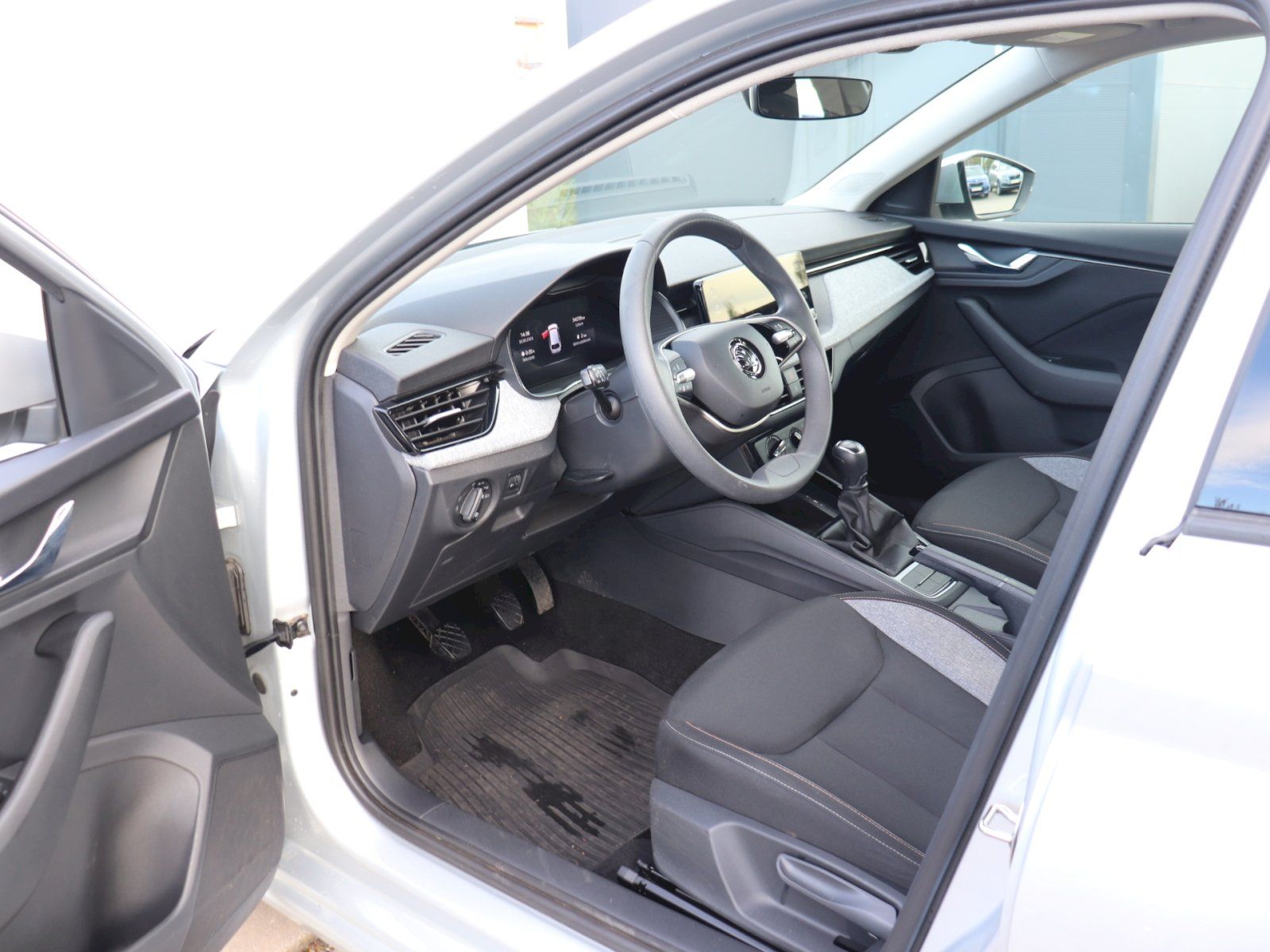 Škoda Scala, Scala Selection 1.0 TSI 85 kW - fotka 6