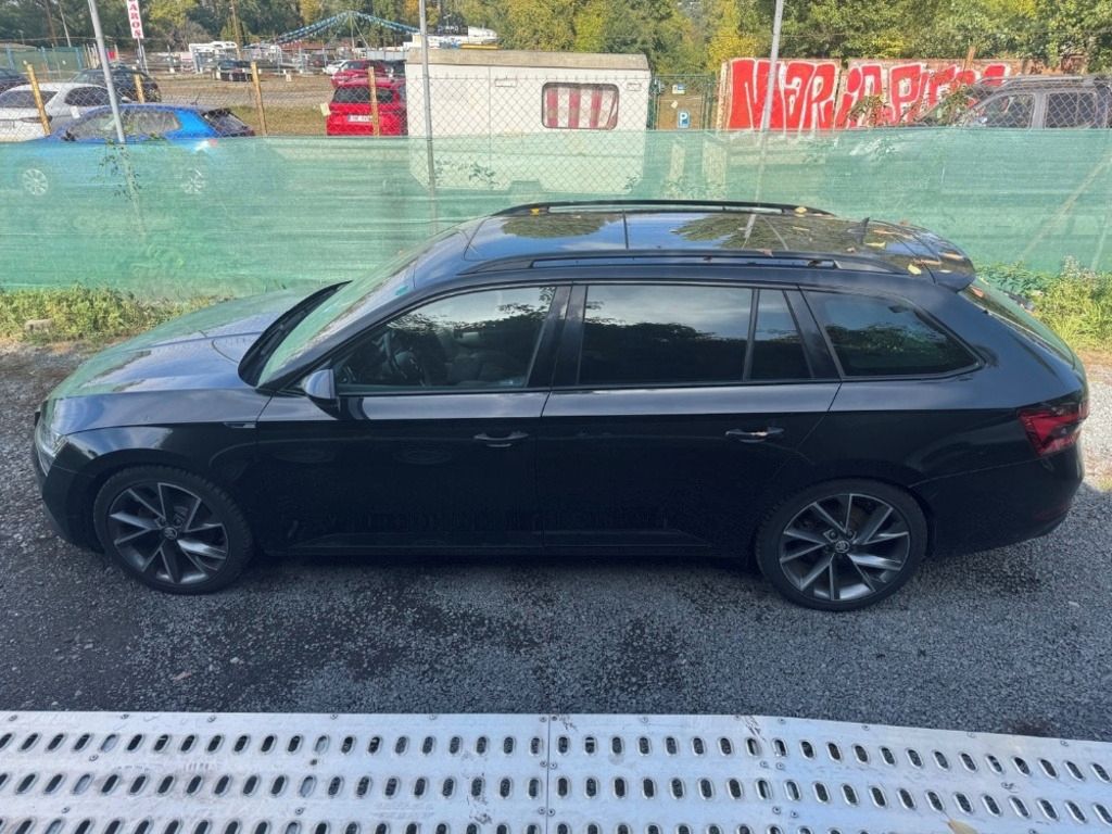 Škoda Superb, Superb Combi 1.5 TSI Sportline - fotka 5