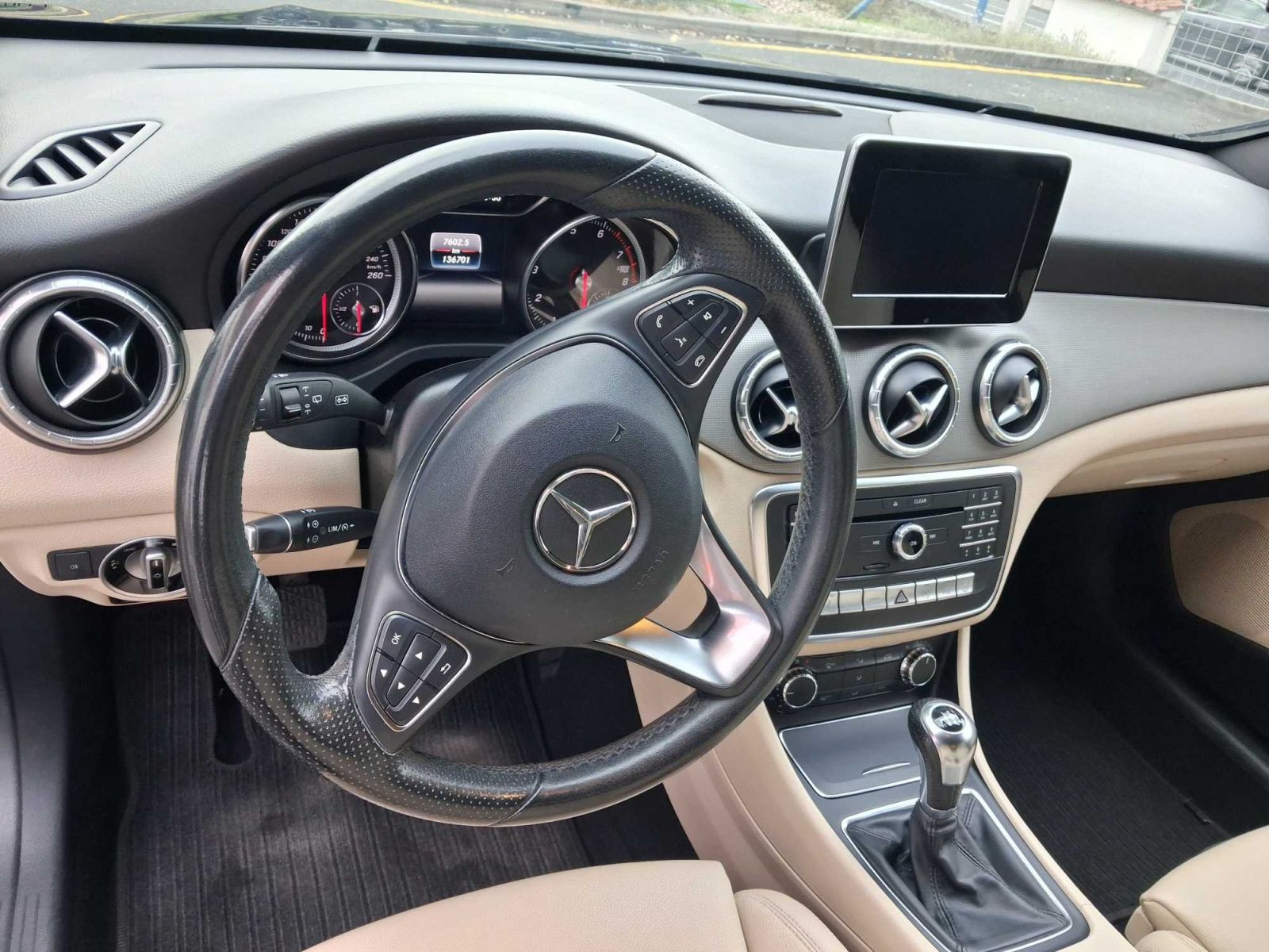 Mercedes-Benz CLA, 180, Urban, Kůže, Navi - fotka 3