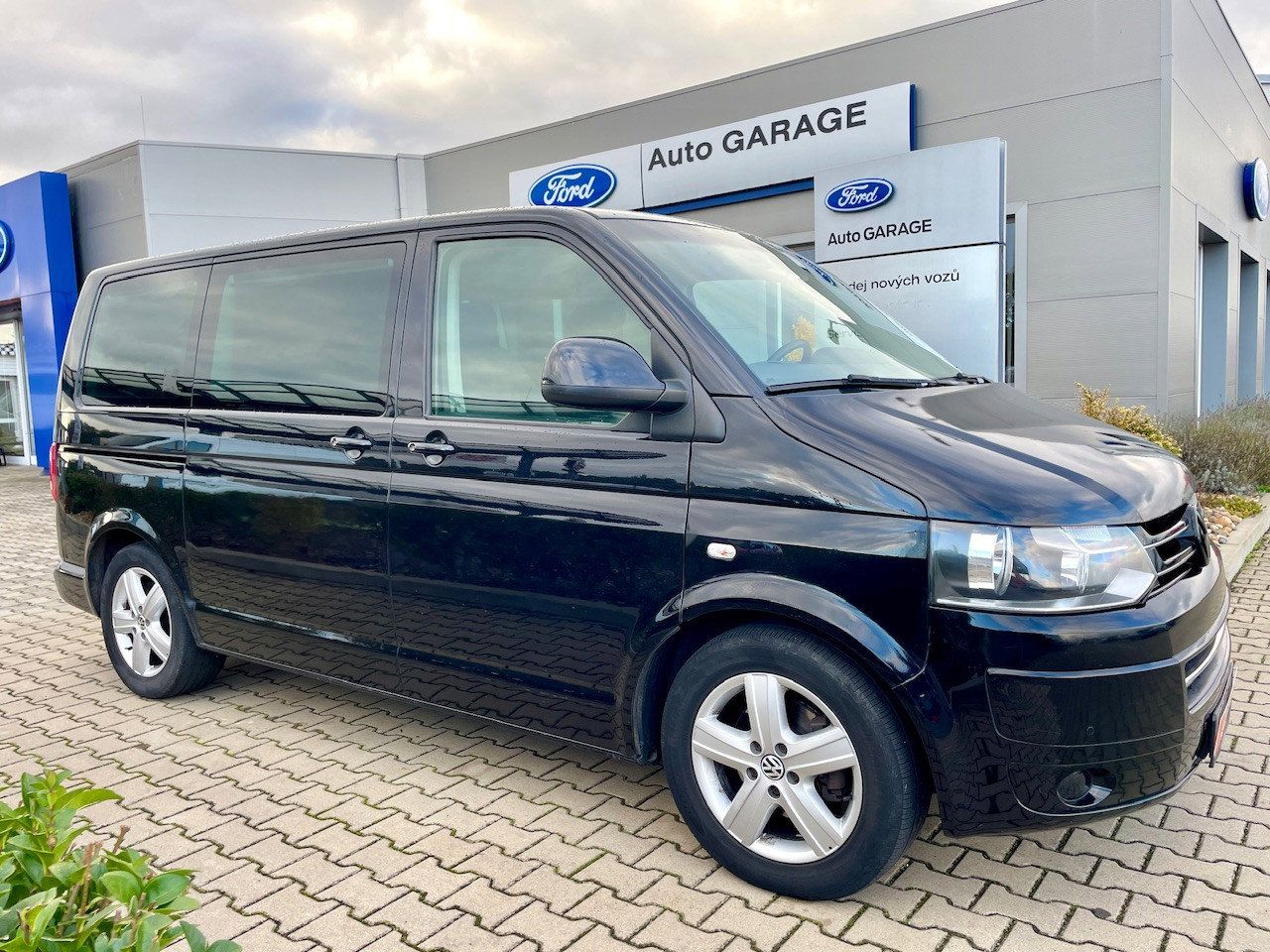 Volkswagen Caravelle, 2,0 TDI Tiptronic 8 Míst - fotka 4