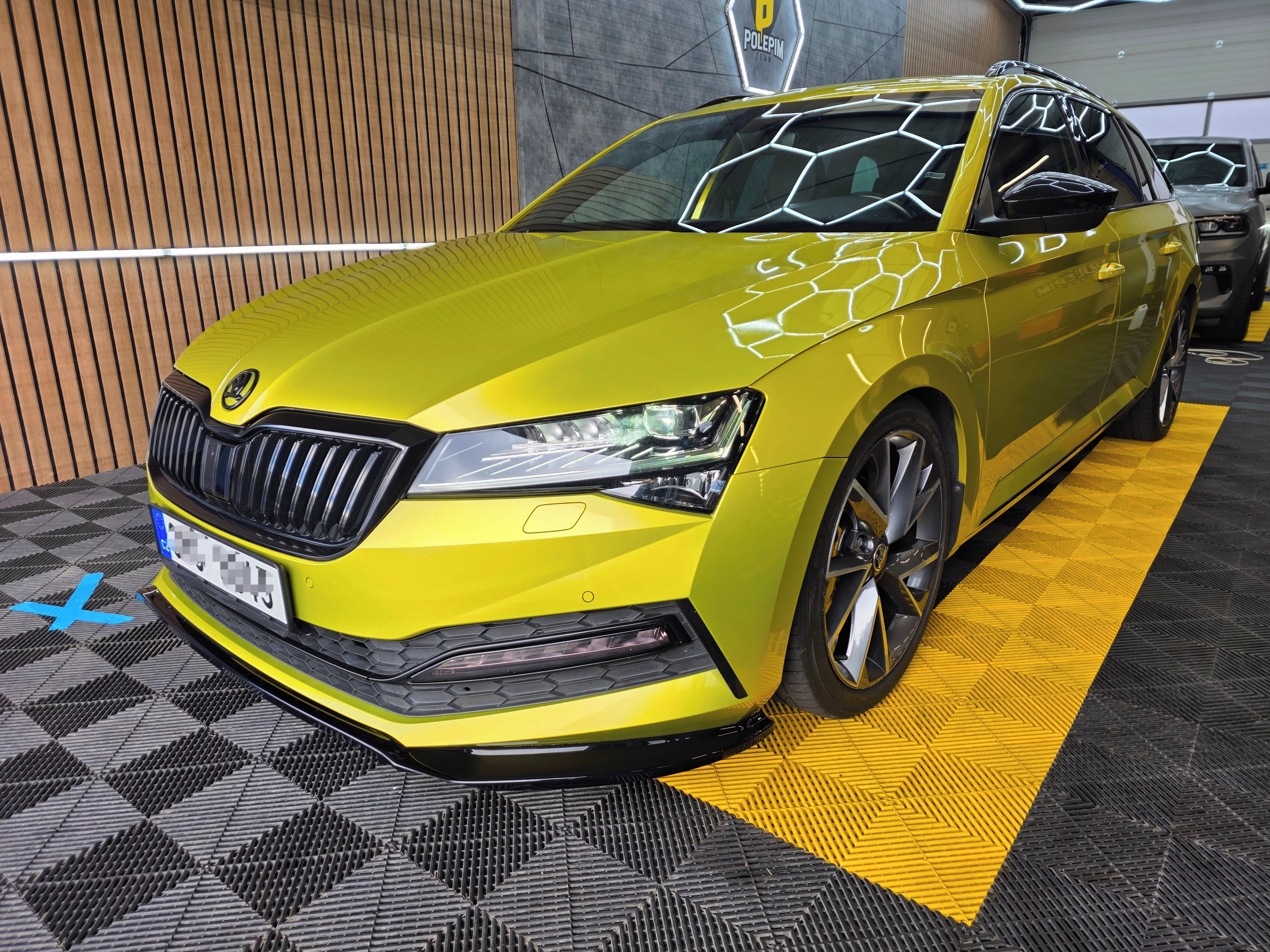 Škoda Superb, 2.0tdi 140kw - fotka 5