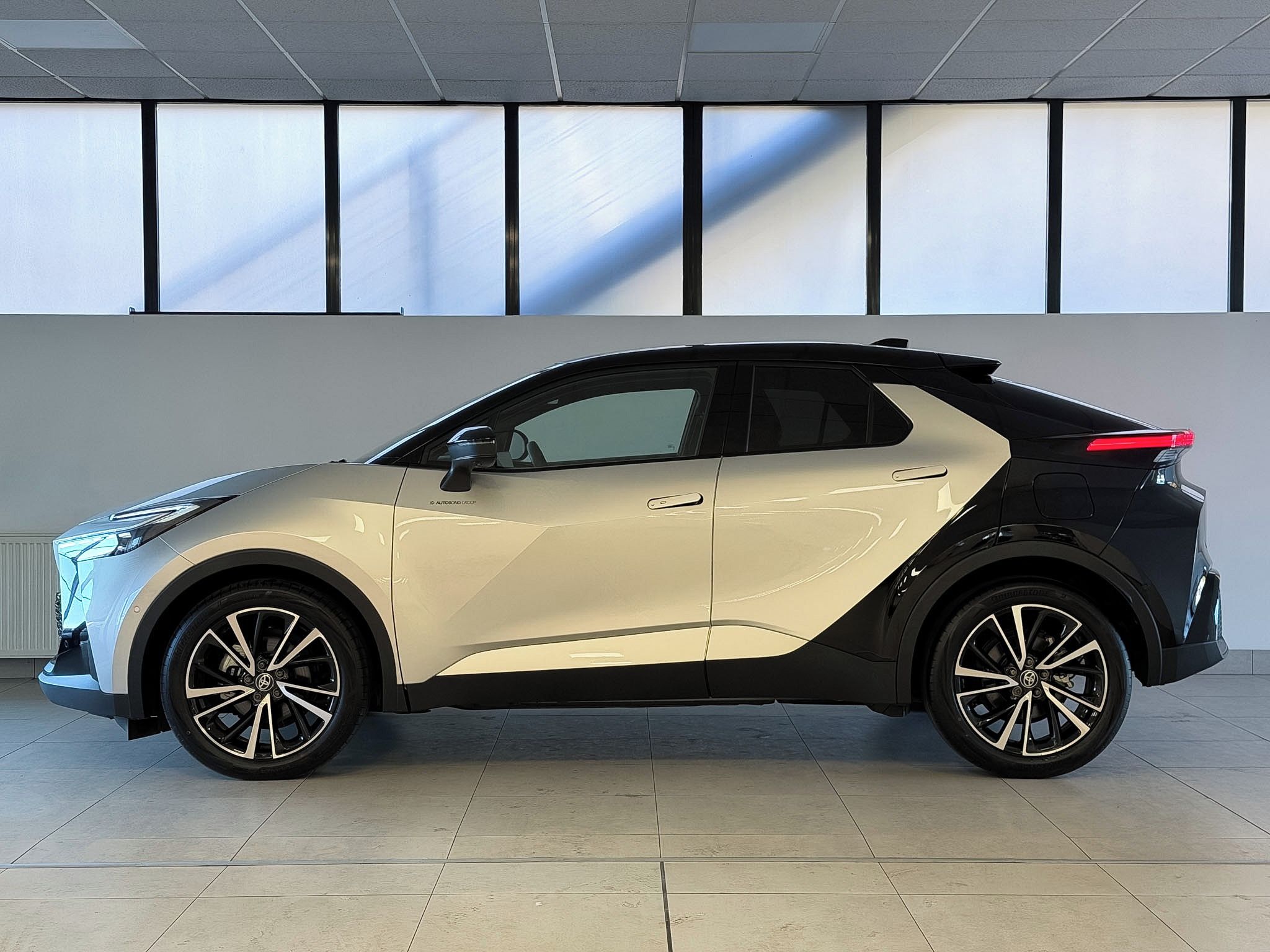 Toyota C-HR, Toyota C-HR, 2.0 HEV Prem. Ed. - fotka 3