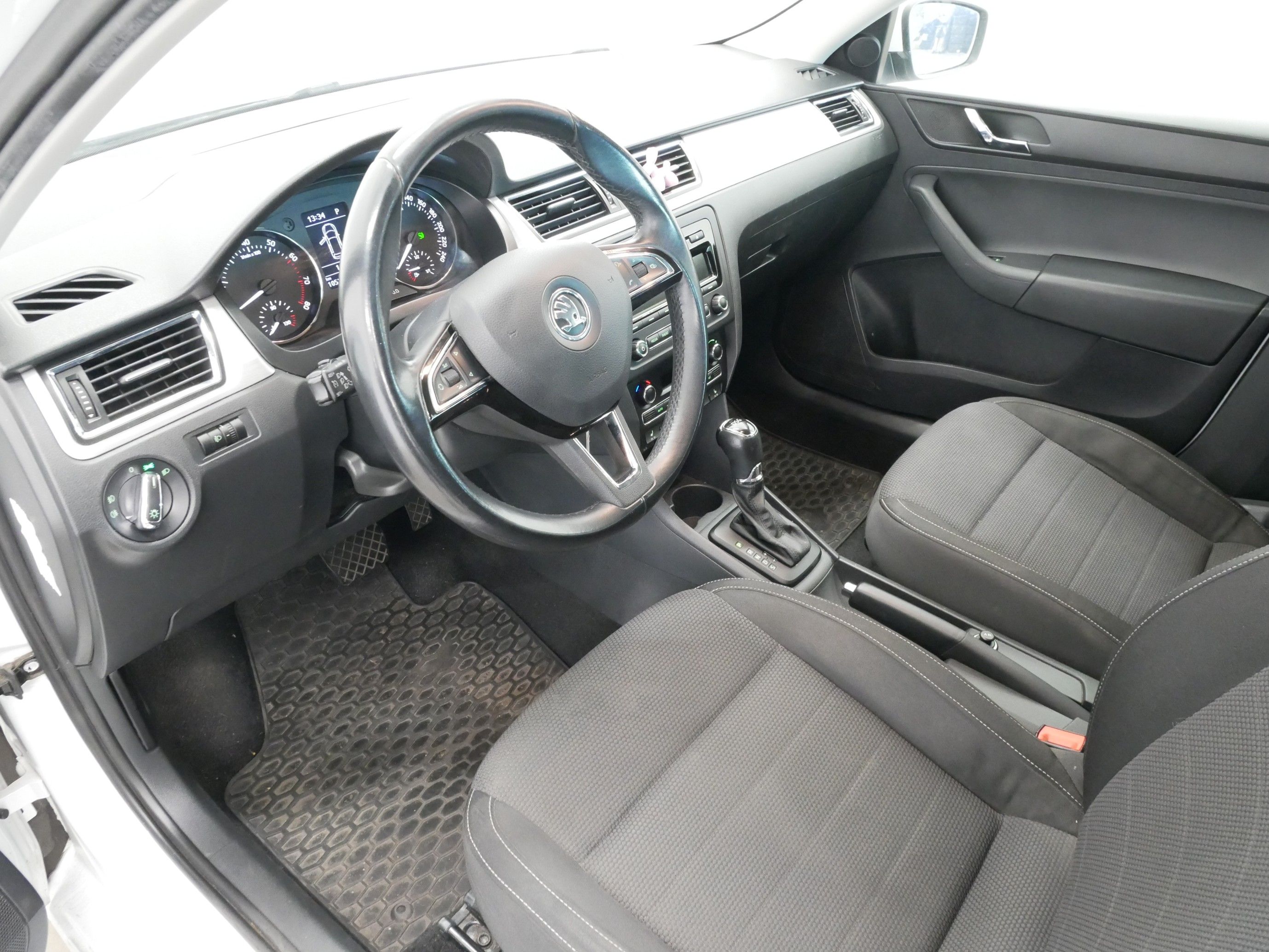 Škoda Rapid, 1.4 TSI 90 kW Elegance - fotka 5