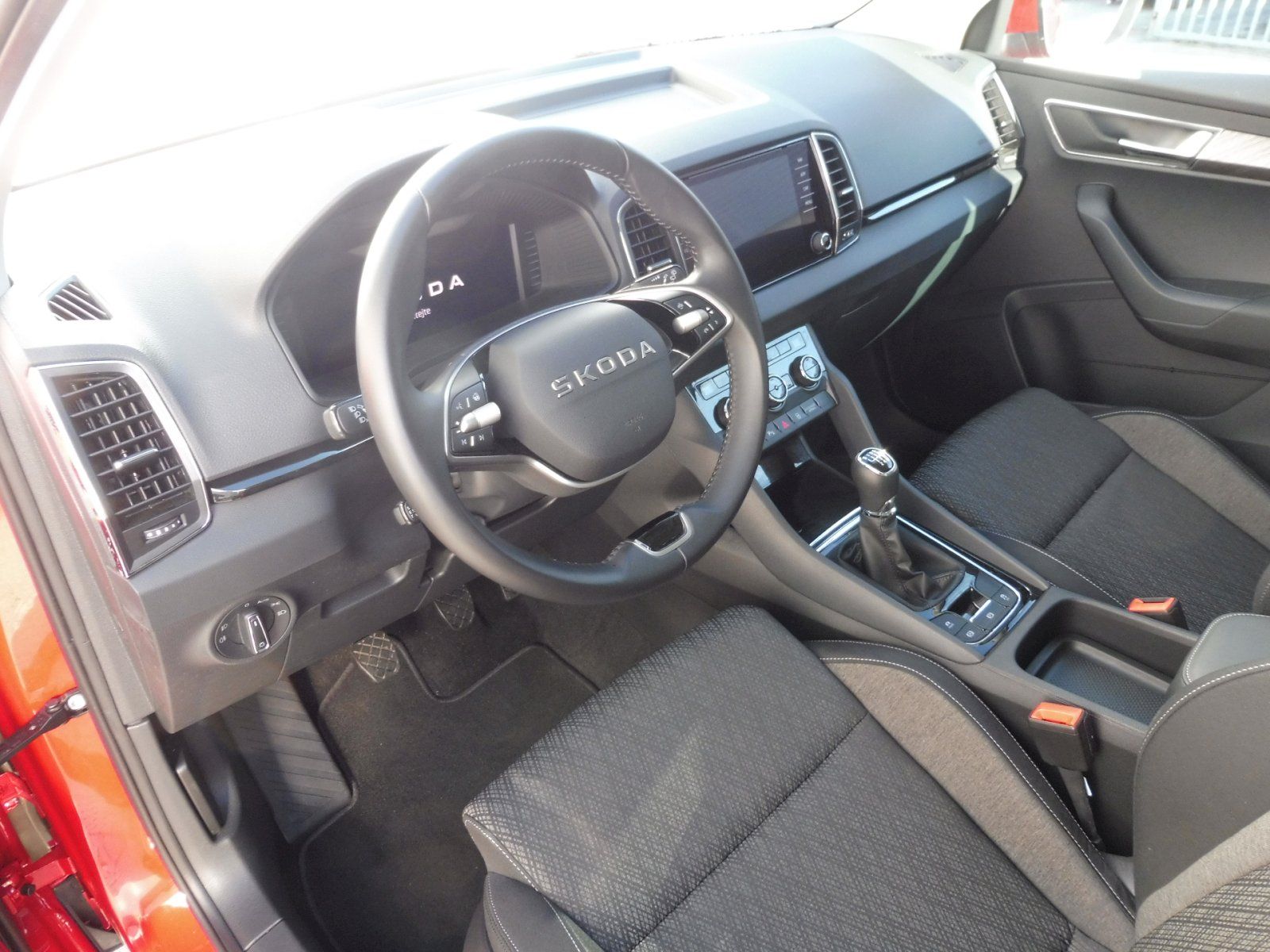 Škoda Karoq, Top Selection 1,5 TSI 110kW - fotka 6