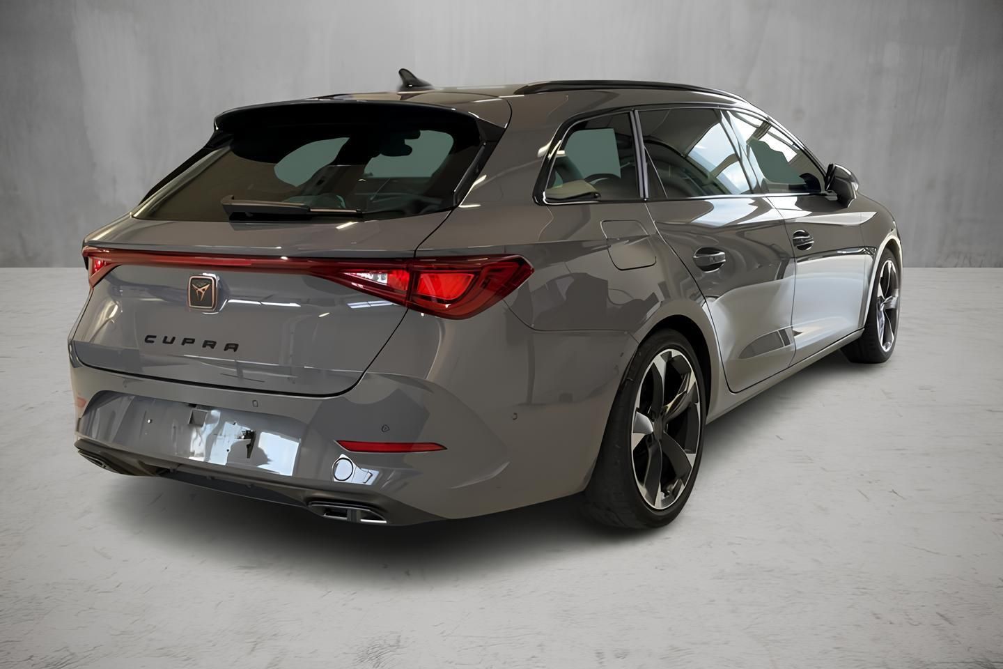 Cupra Leon, 2.0TSI DSG 140kW DPH TZ 1.Maj - fotka 2