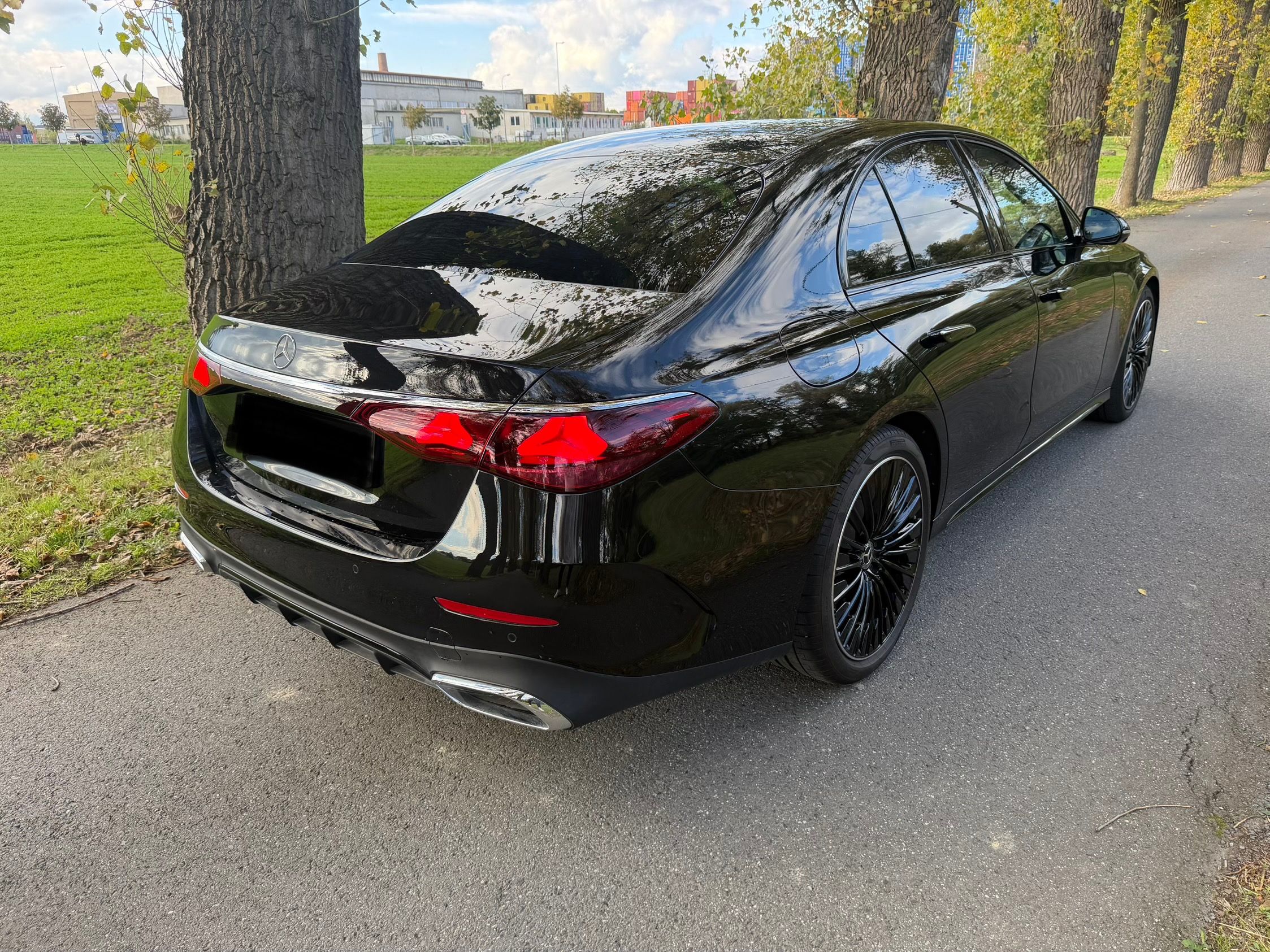Mercedes-Benz Třídy E, E220d, 4M, AMG linie, TAŽNÉ - fotka 3